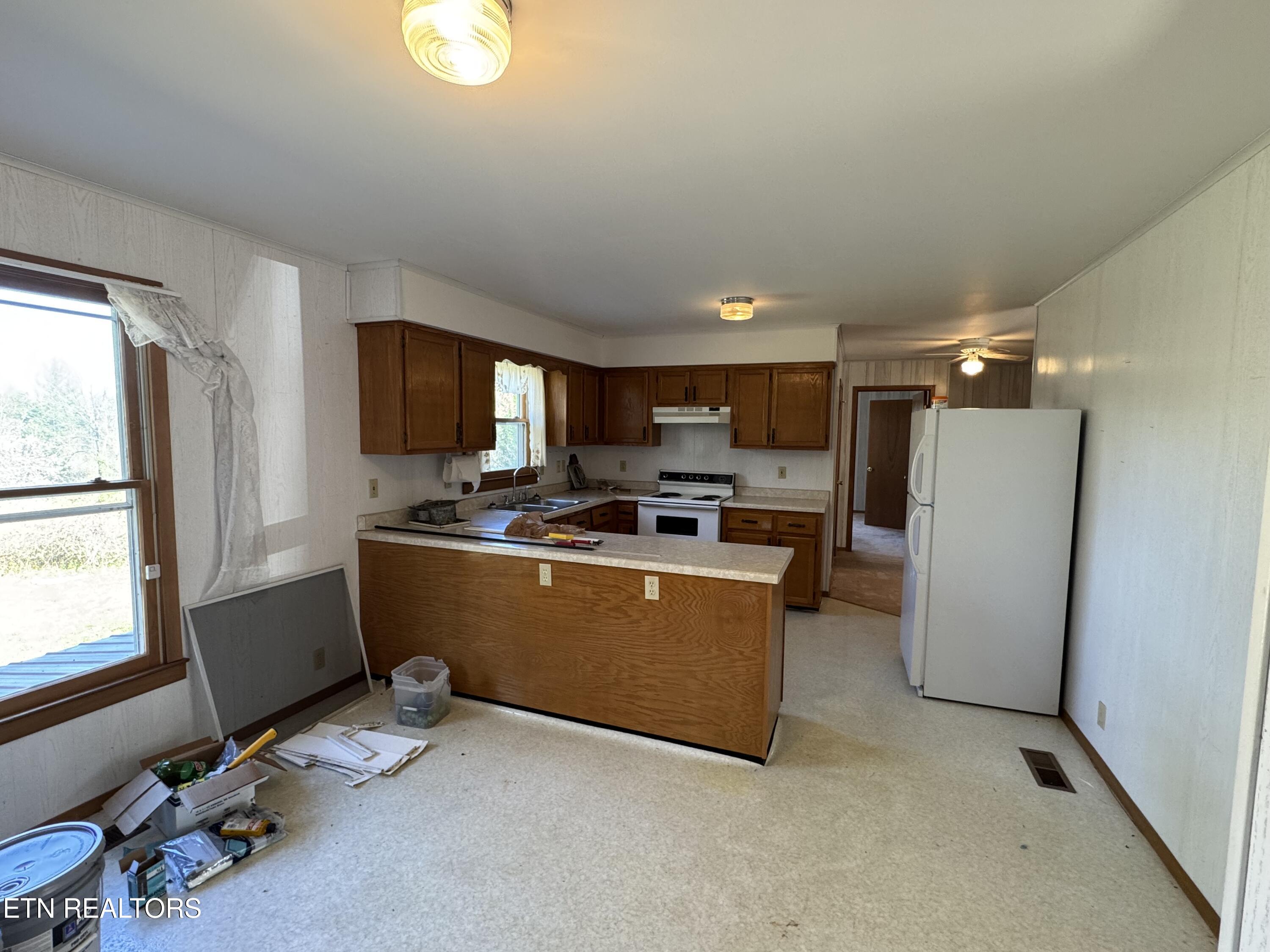 211 Black Oak Road Oneida TN 37841