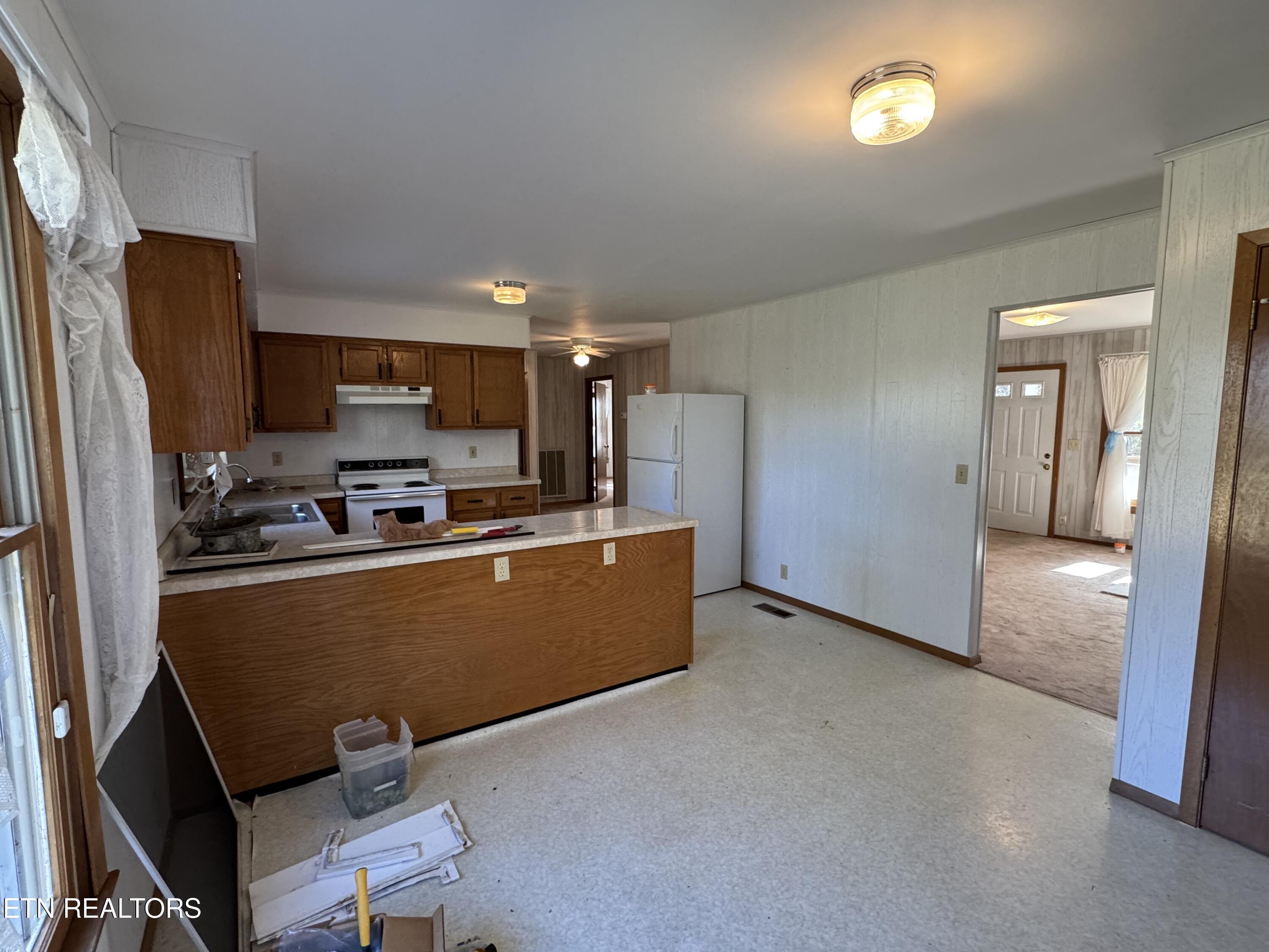 211 Black Oak Road Oneida TN 37841