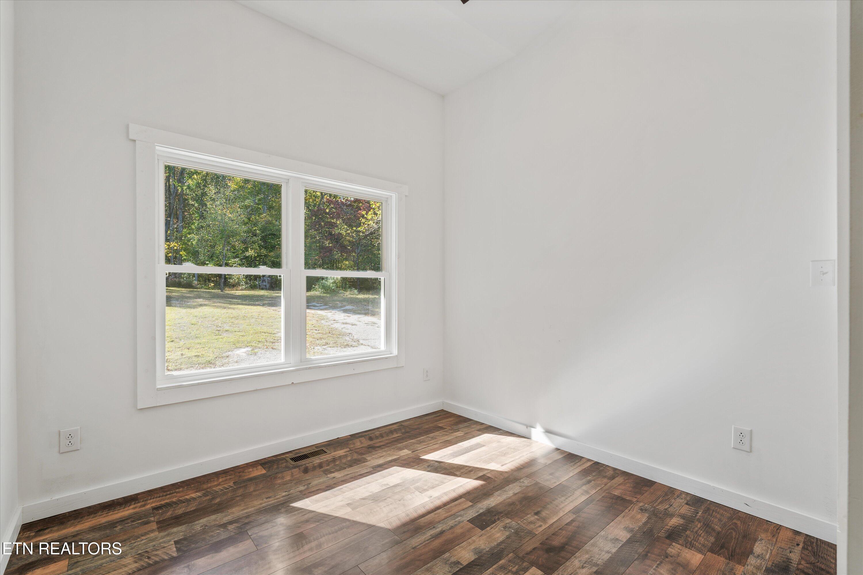 620 E Norris Point Road Lafollette TN 37766