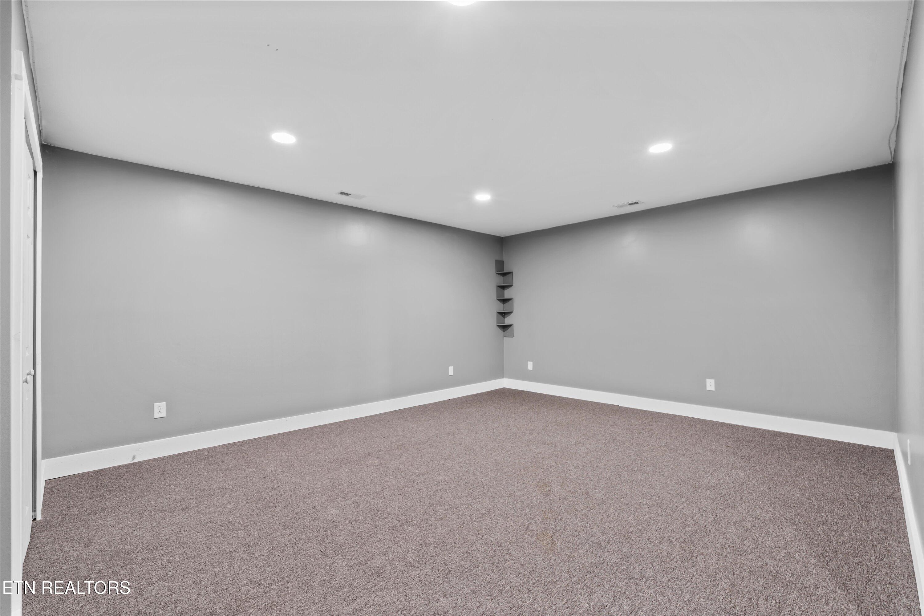 620 E Norris Point Road Lafollette TN 37766