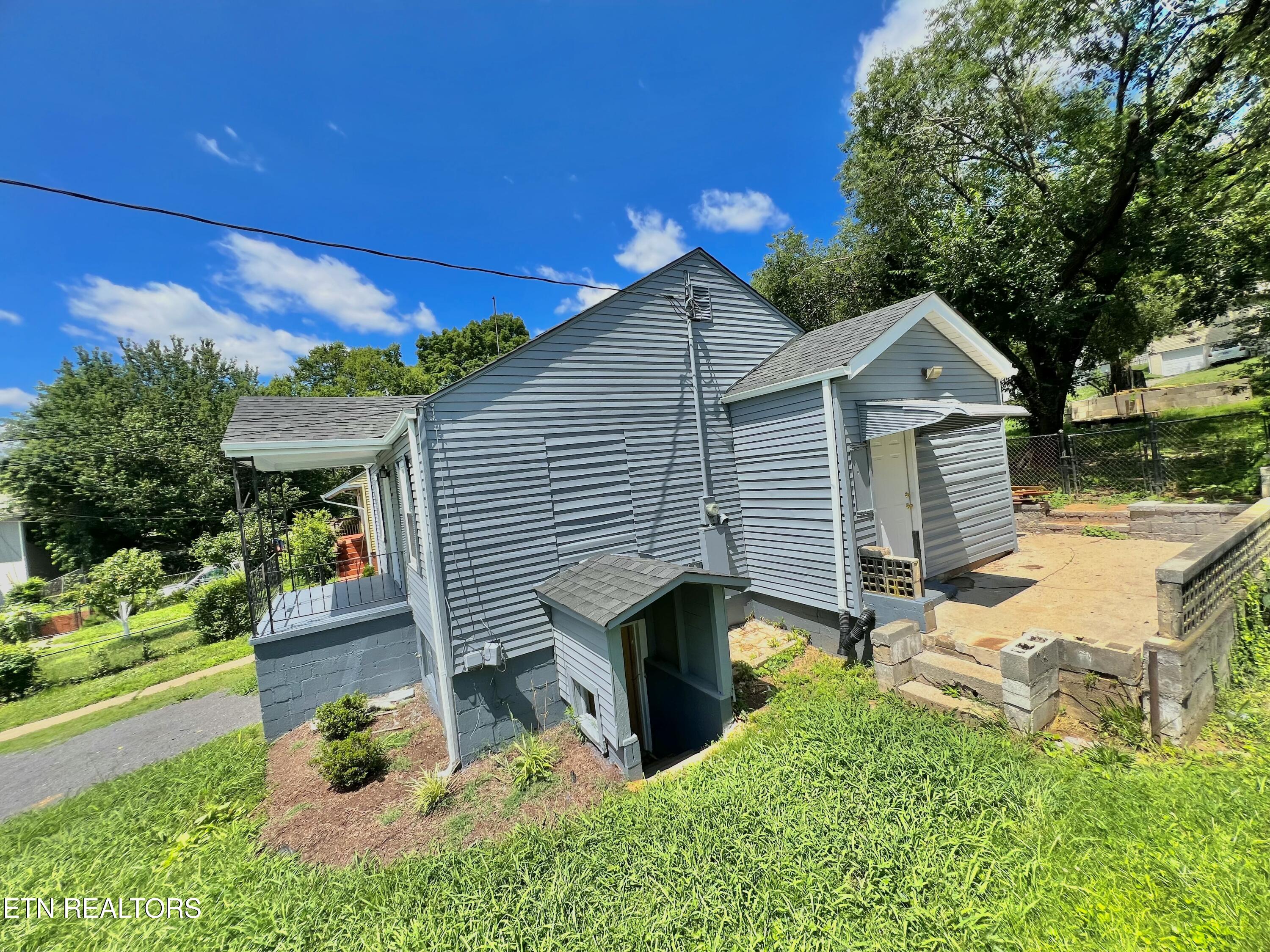 2627 Larkwood Lane Knoxville TN 37921