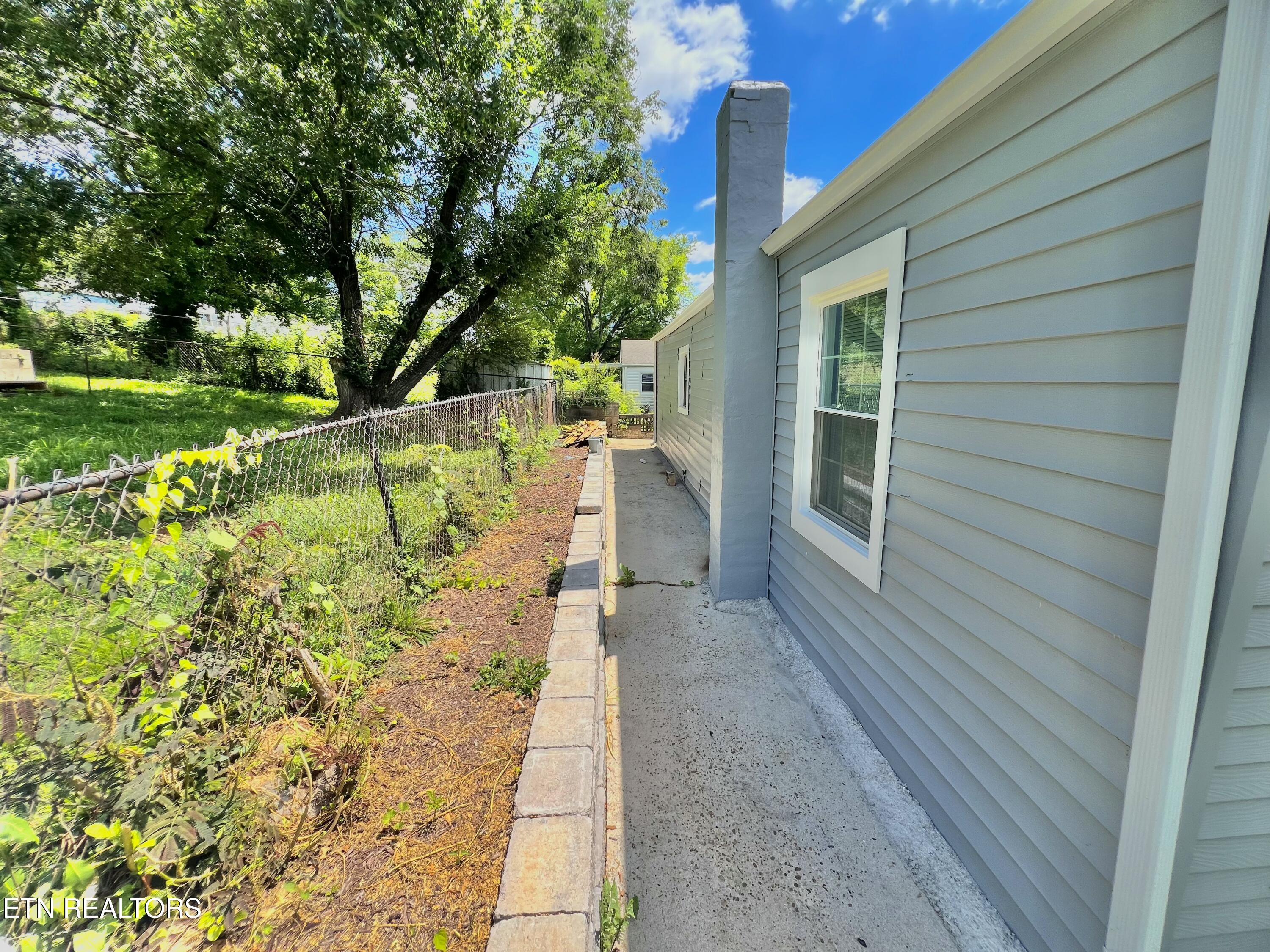 2627 Larkwood Lane Knoxville TN 37921
