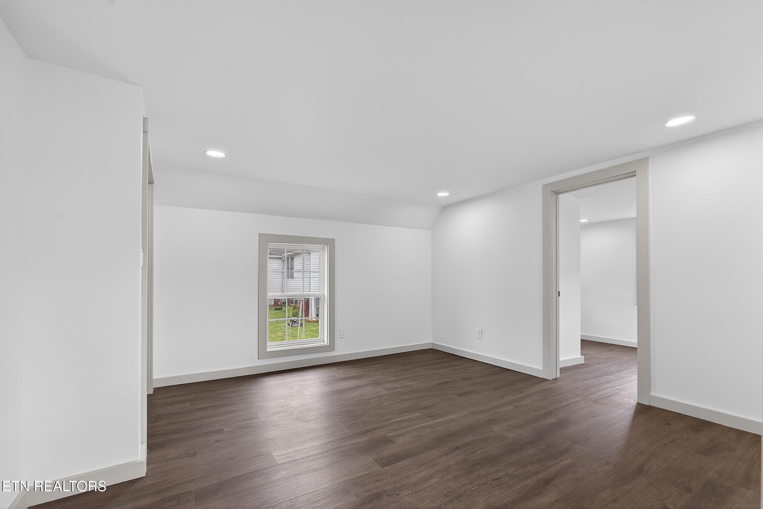 205 E 1st Avenue Lenoir City TN 37771