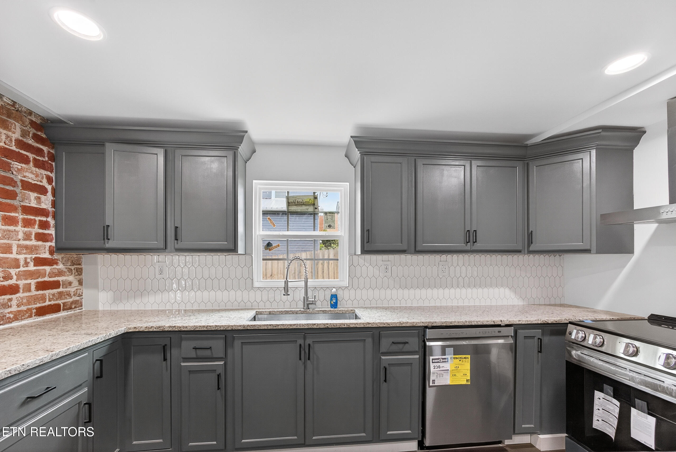 205 E 1st Avenue Lenoir City TN 37771