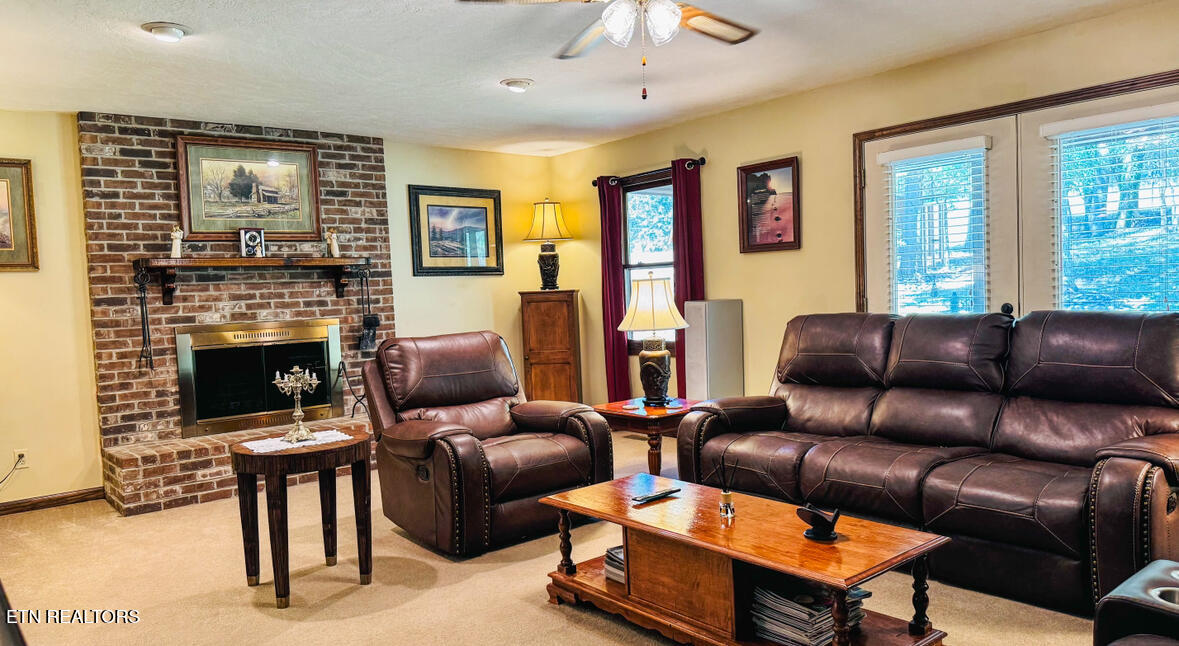 212 Granite Road Clinton TN 37716