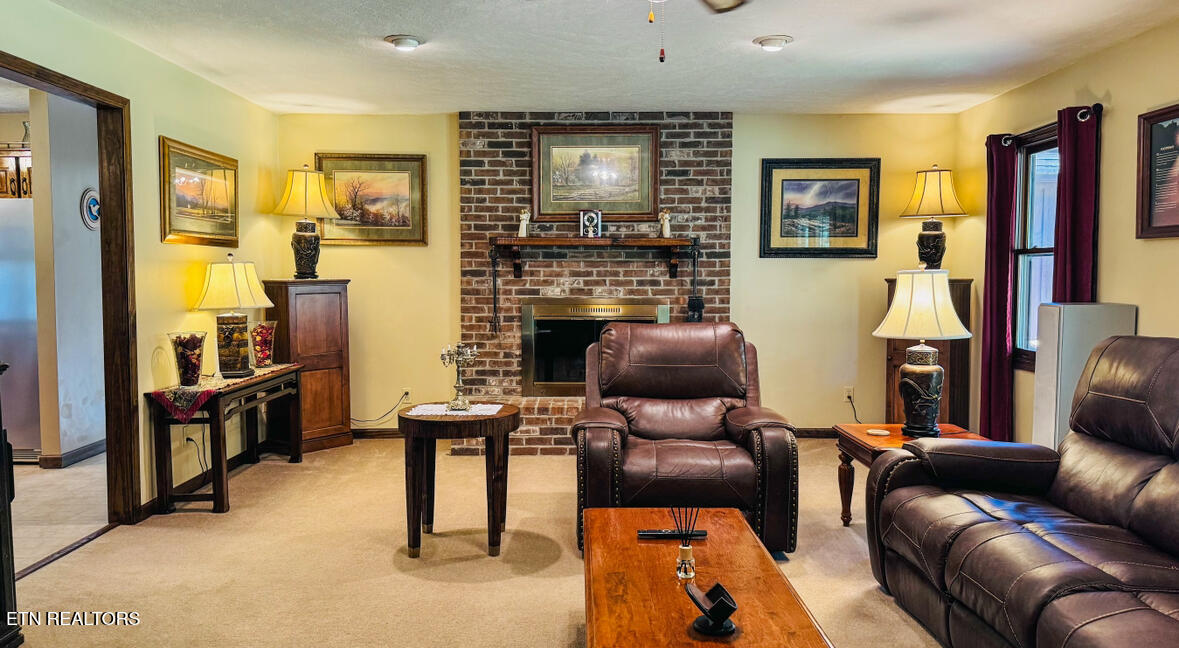 212 Granite Road Clinton TN 37716