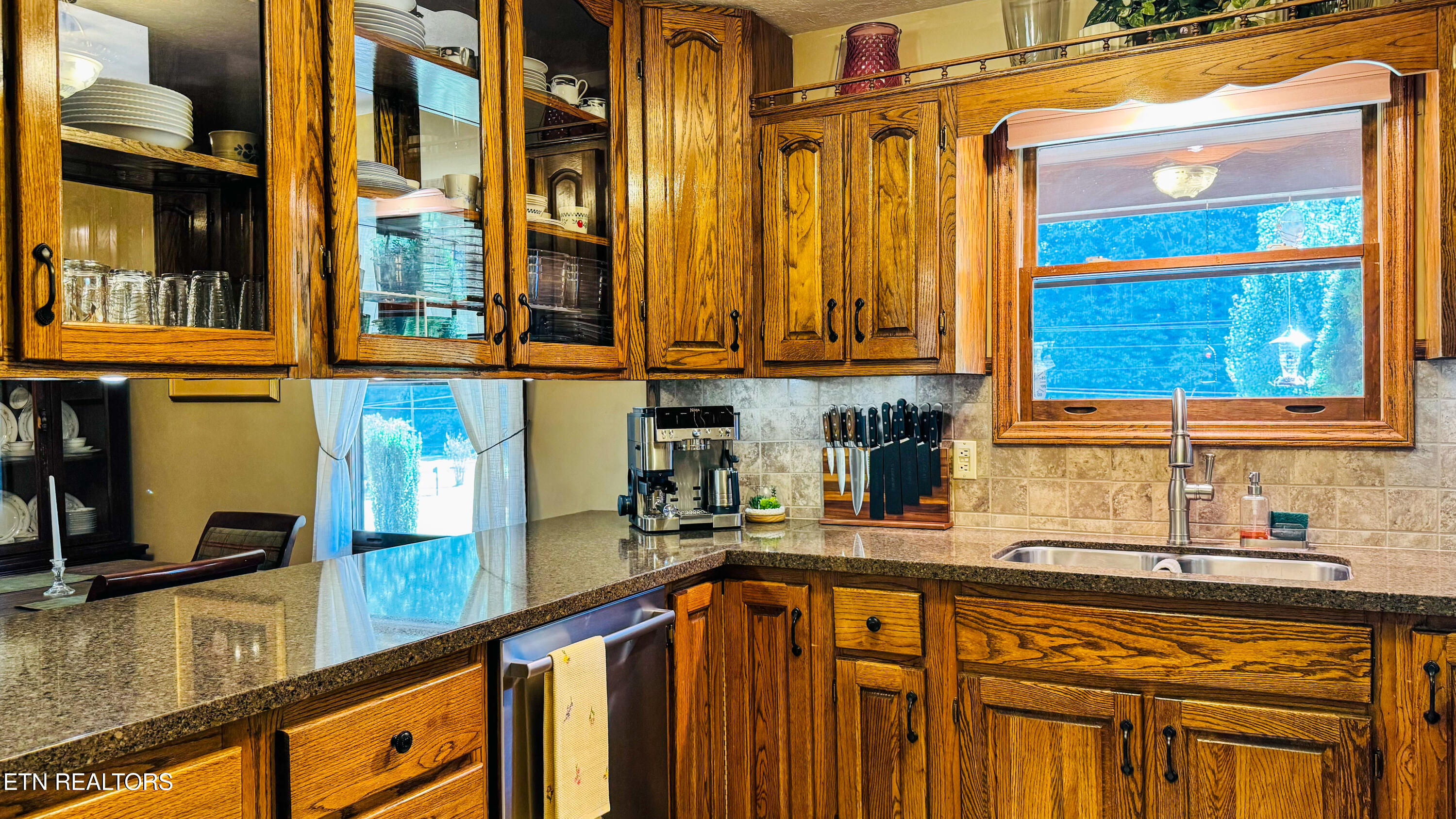 212 Granite Road Clinton TN 37716