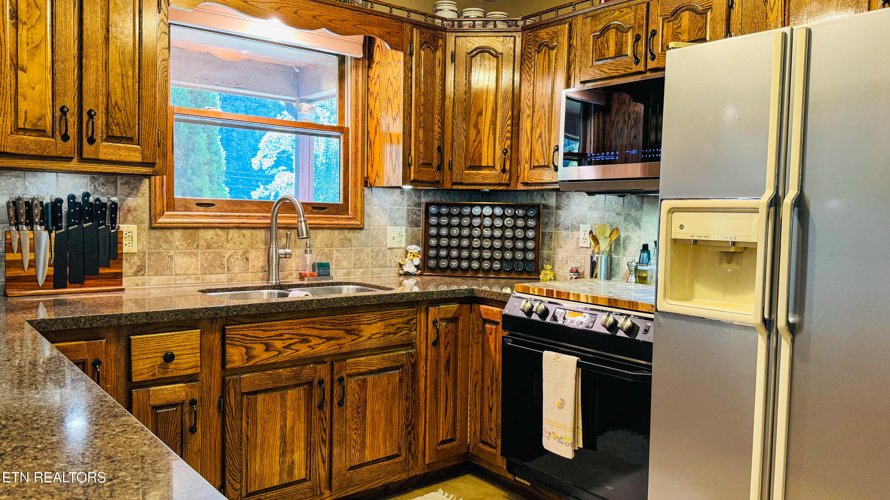 212 Granite Road Clinton TN 37716