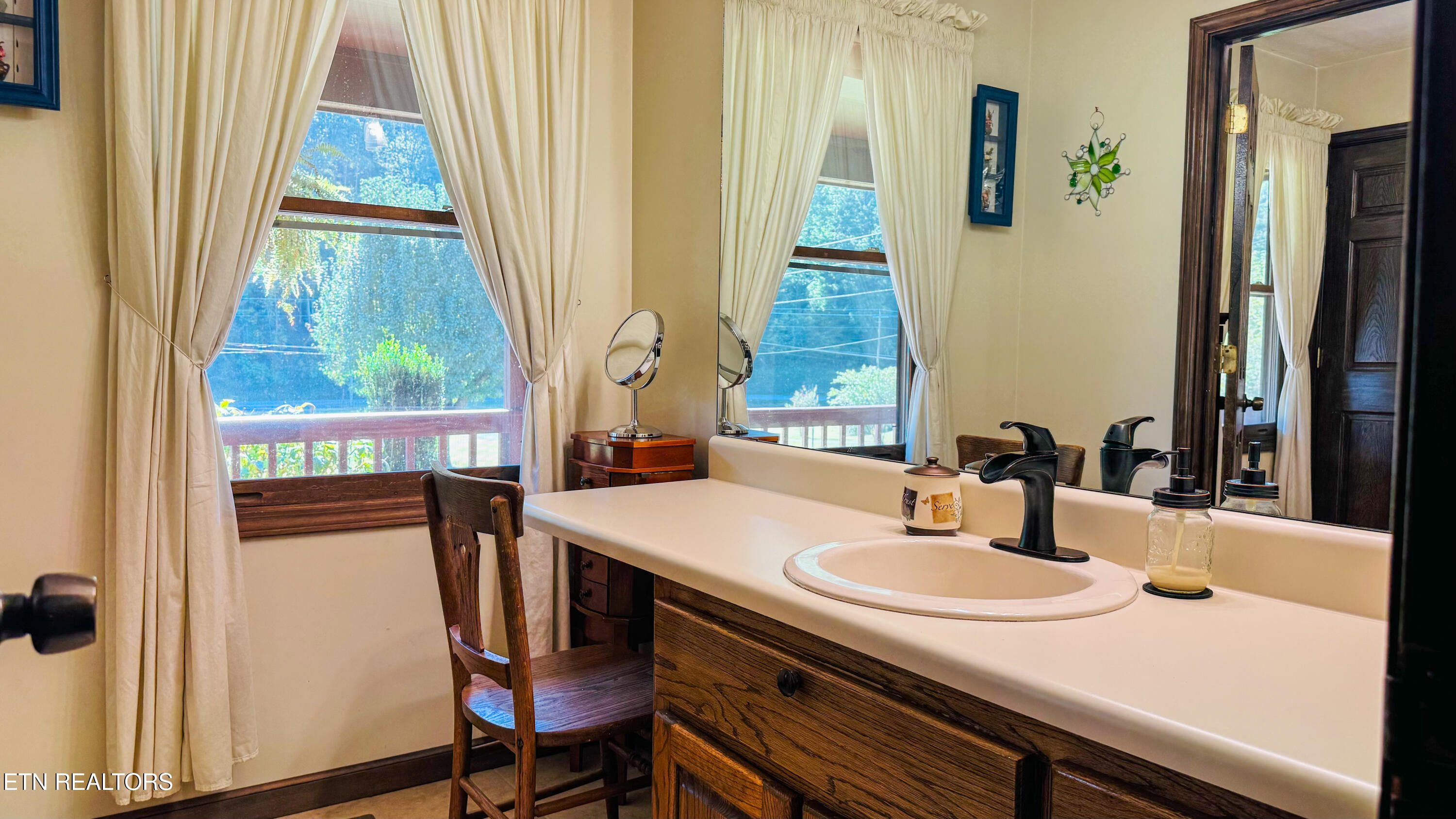 212 Granite Road Clinton TN 37716