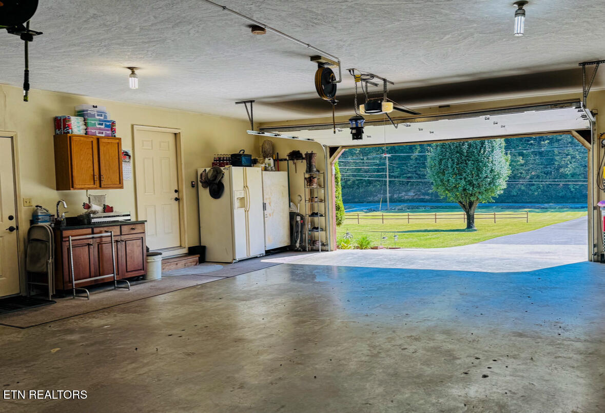 212 Granite Road Clinton TN 37716