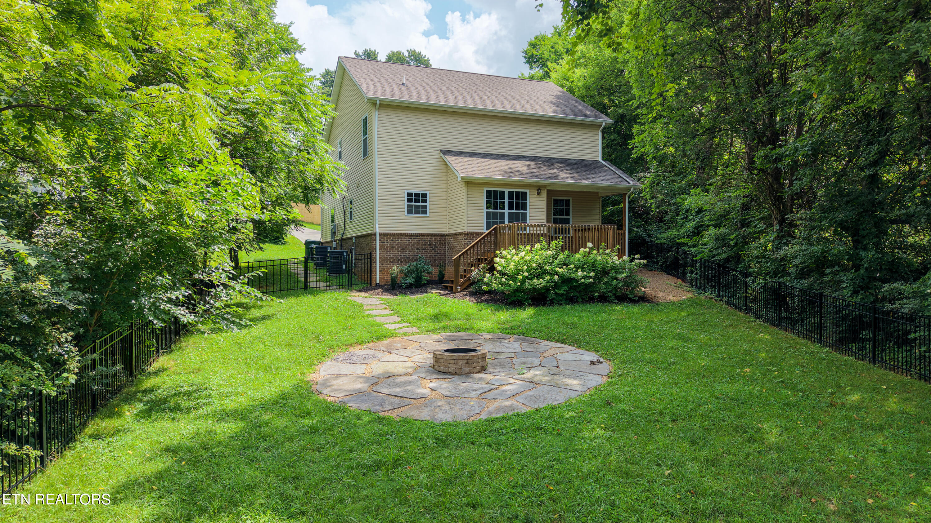 327 Brown School Road Maryville TN 37804