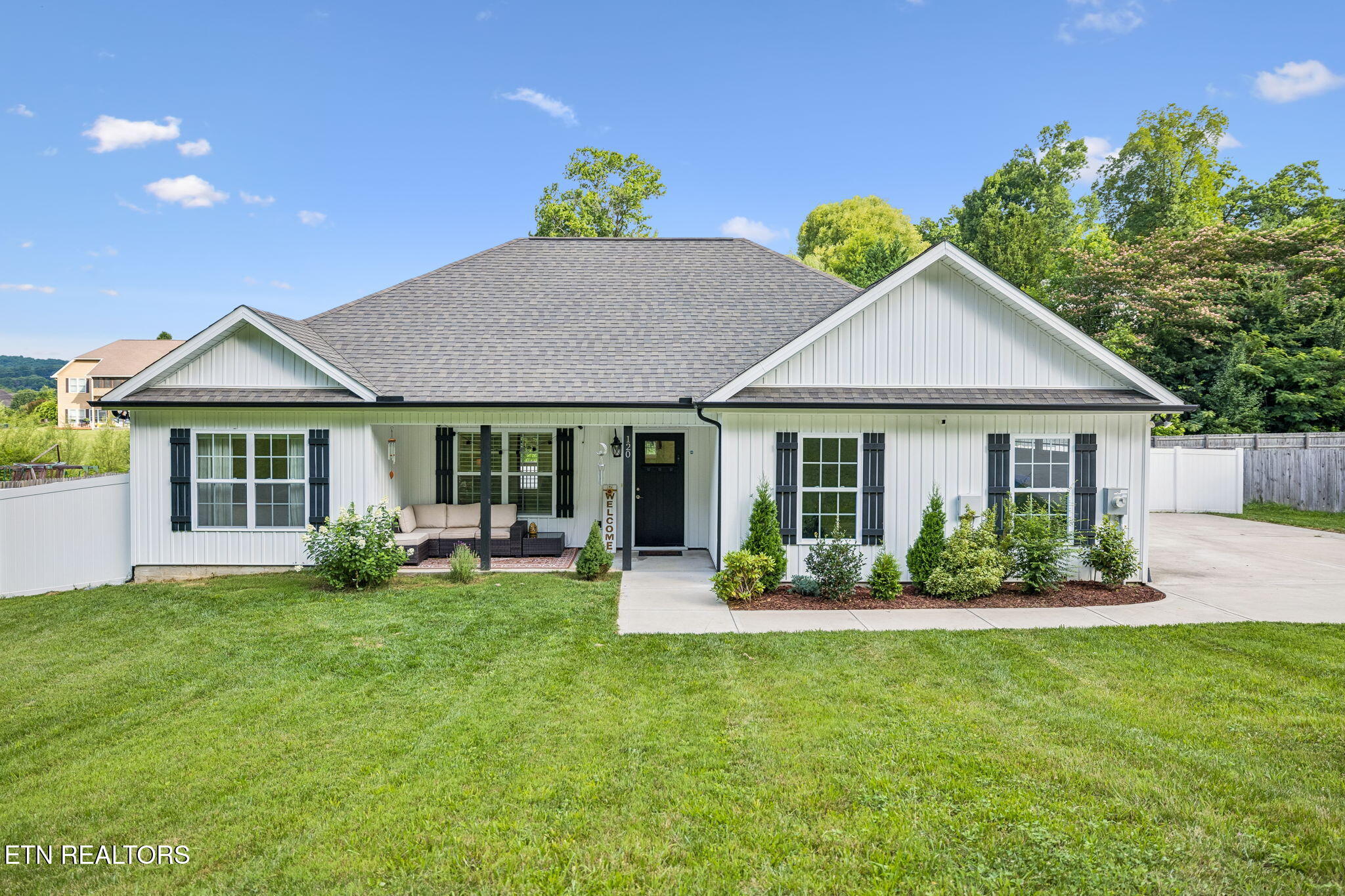 120 Breezewood Circle Clinton TN 37716