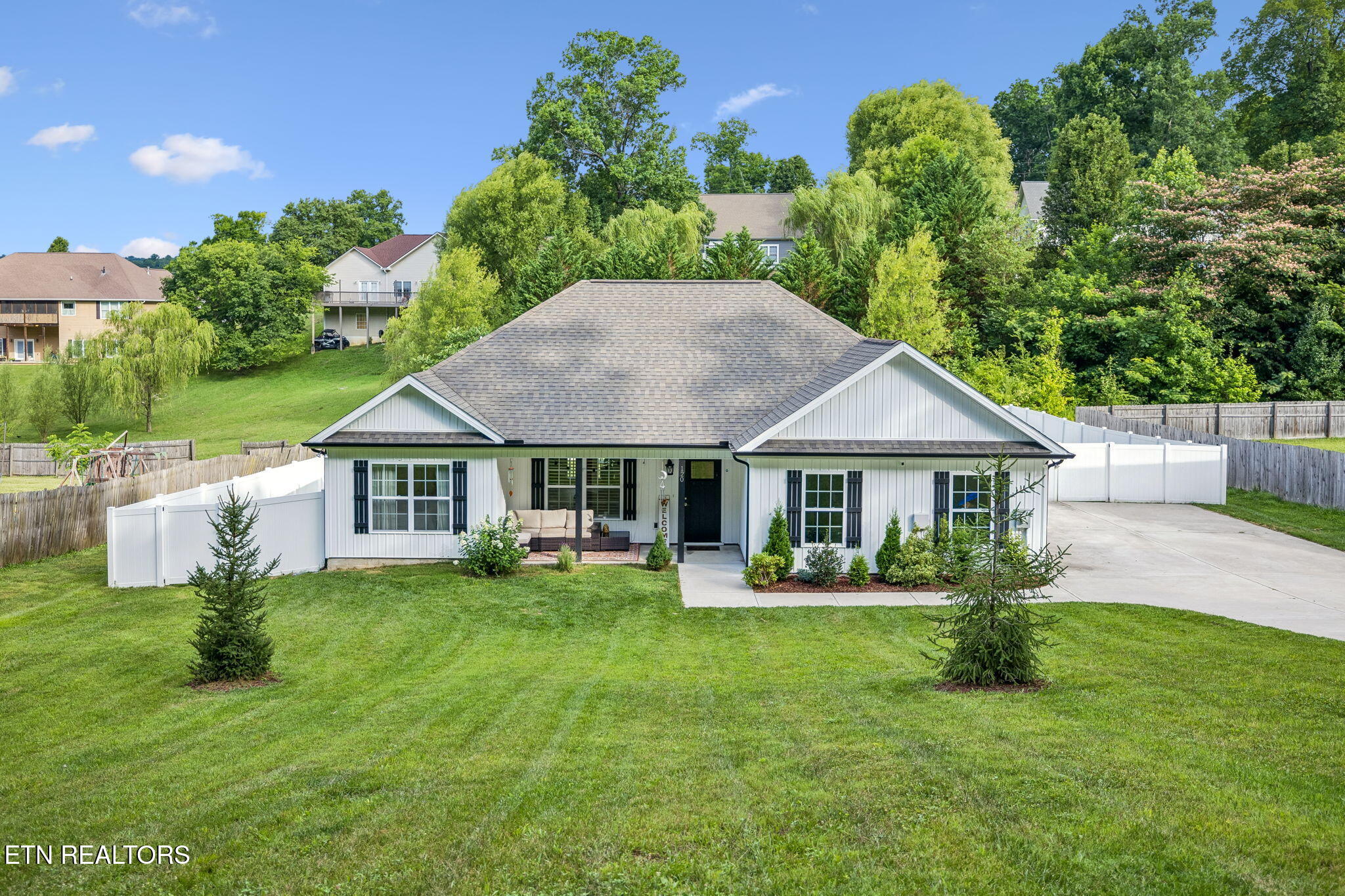 120 Breezewood Circle Clinton TN 37716