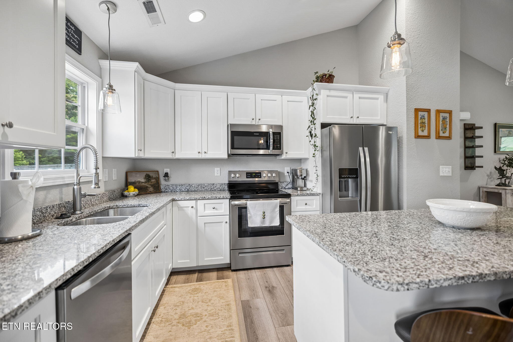 120 Breezewood Circle Clinton TN 37716