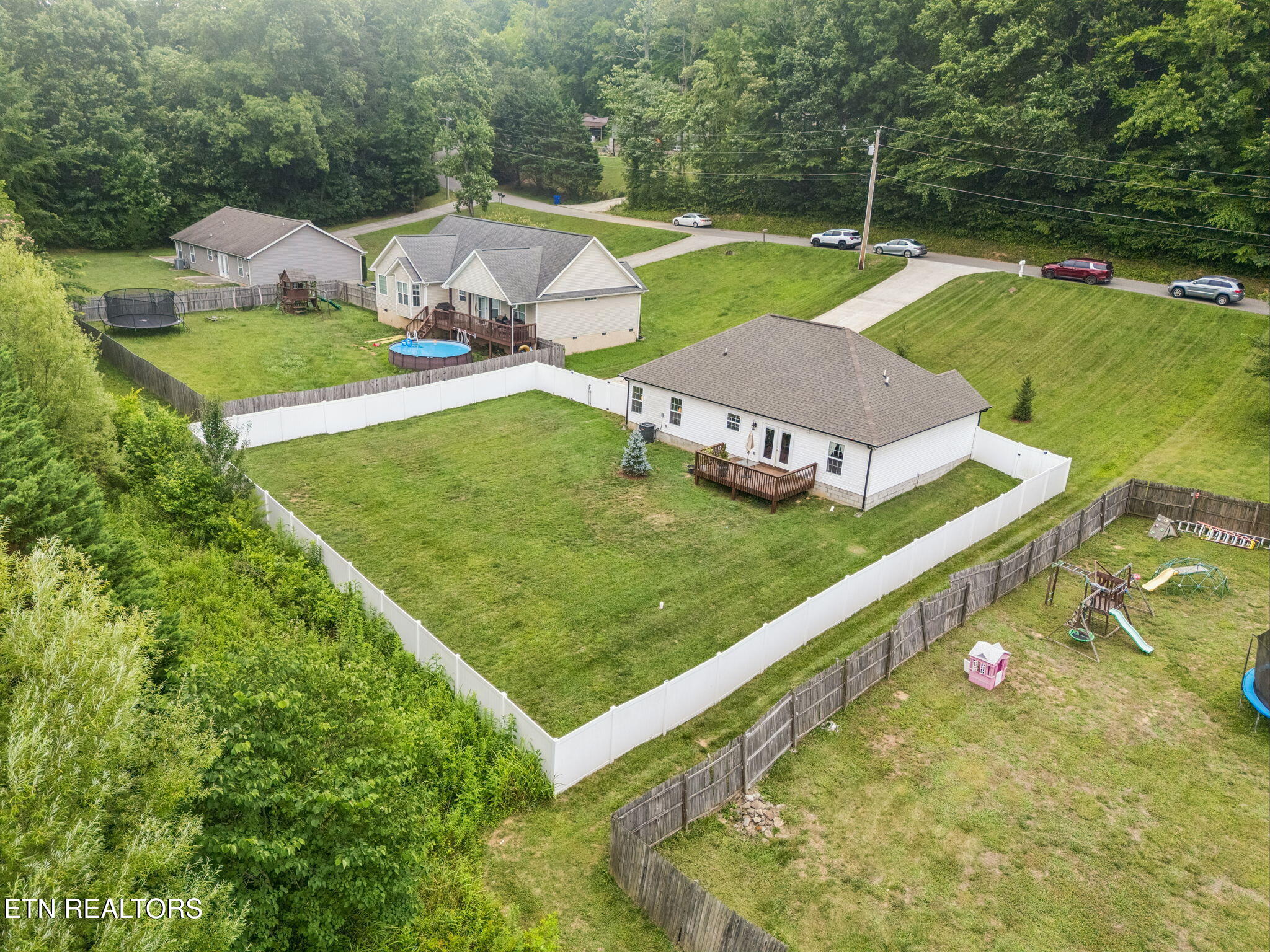 120 Breezewood Circle Clinton TN 37716