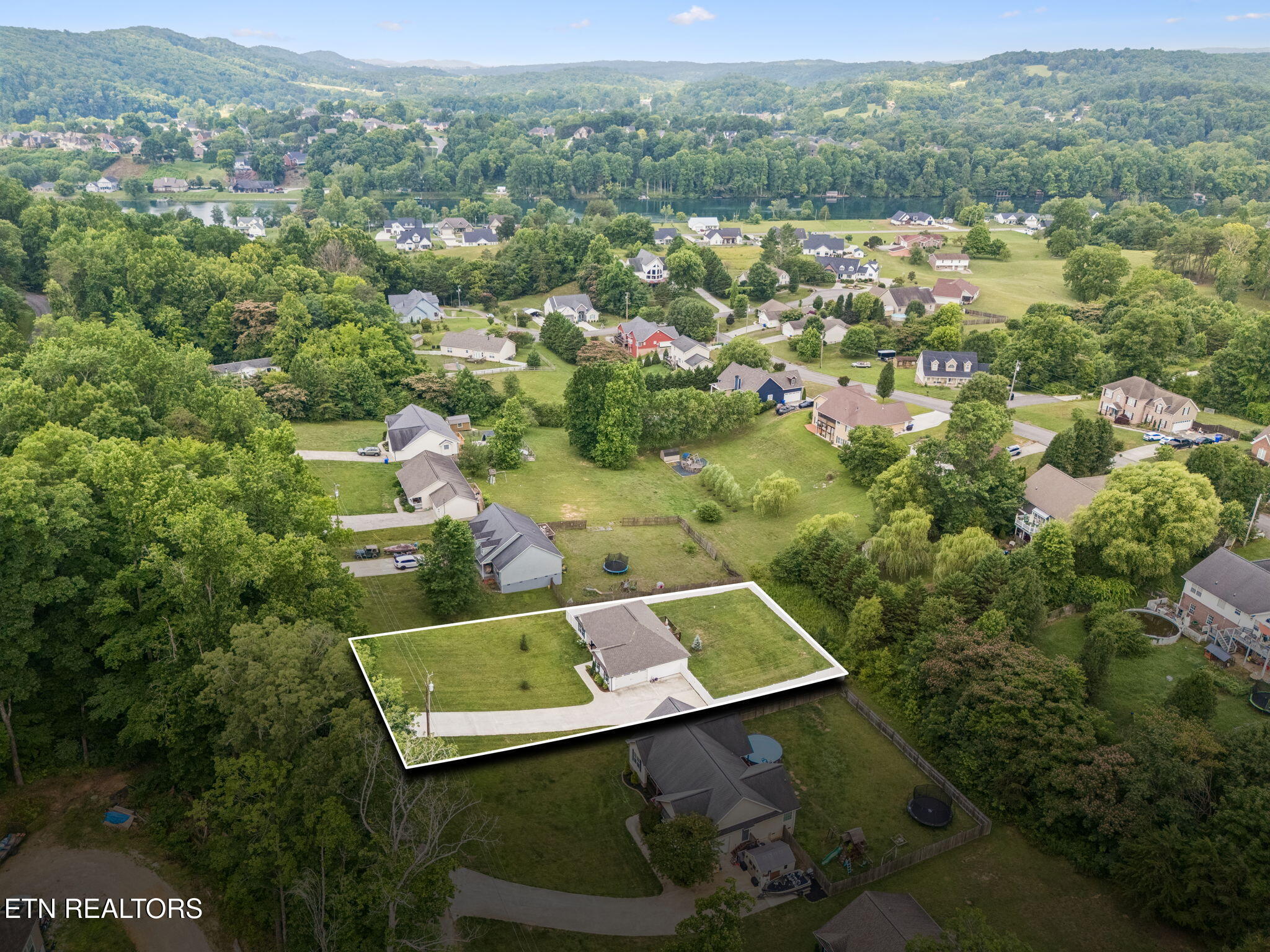 120 Breezewood Circle Clinton TN 37716