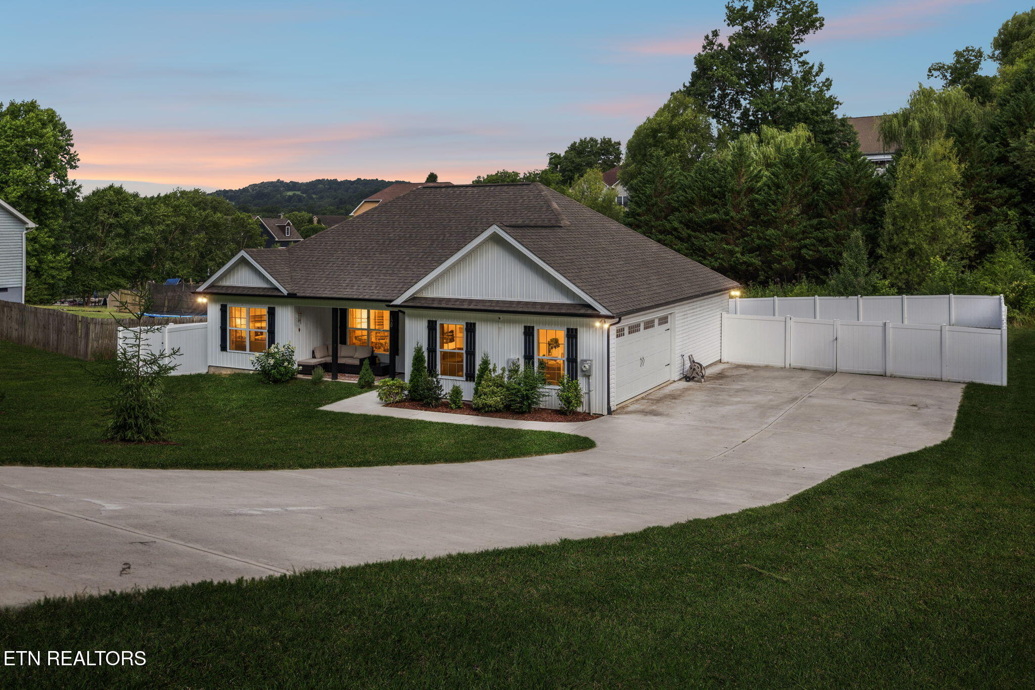 120 Breezewood Circle Clinton TN 37716