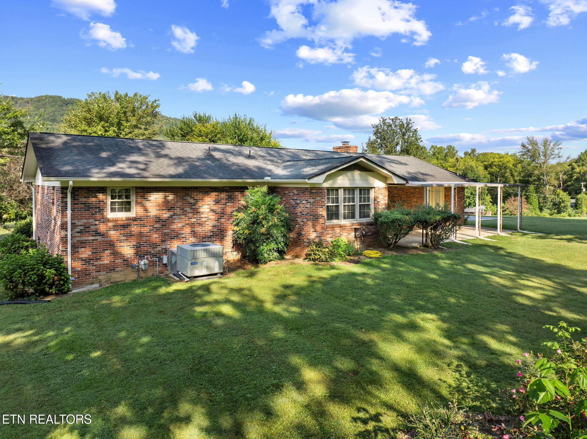 130 Carden Lane Rocky Top TN 37769
