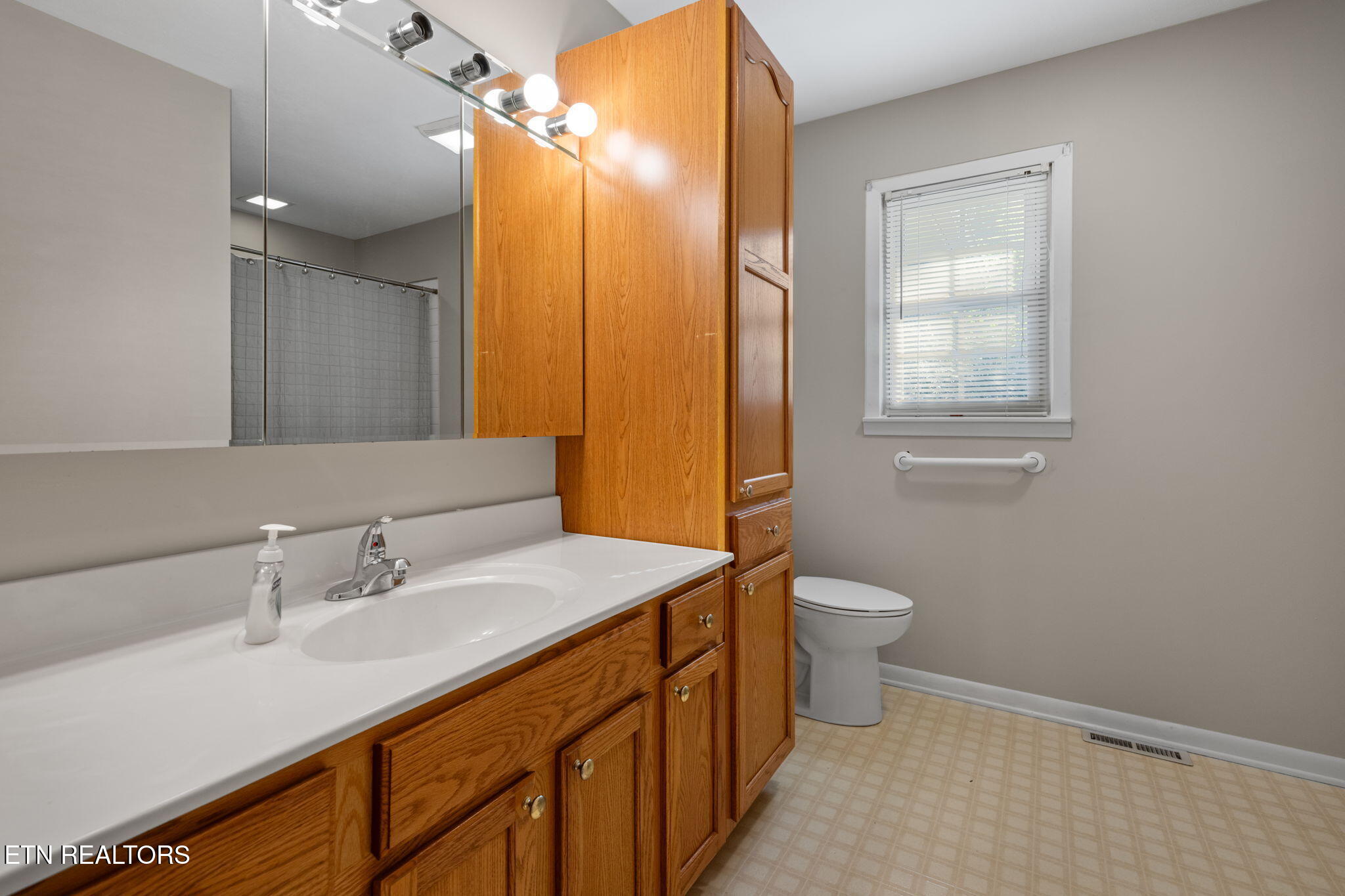 130 Carden Lane Rocky Top TN 37769