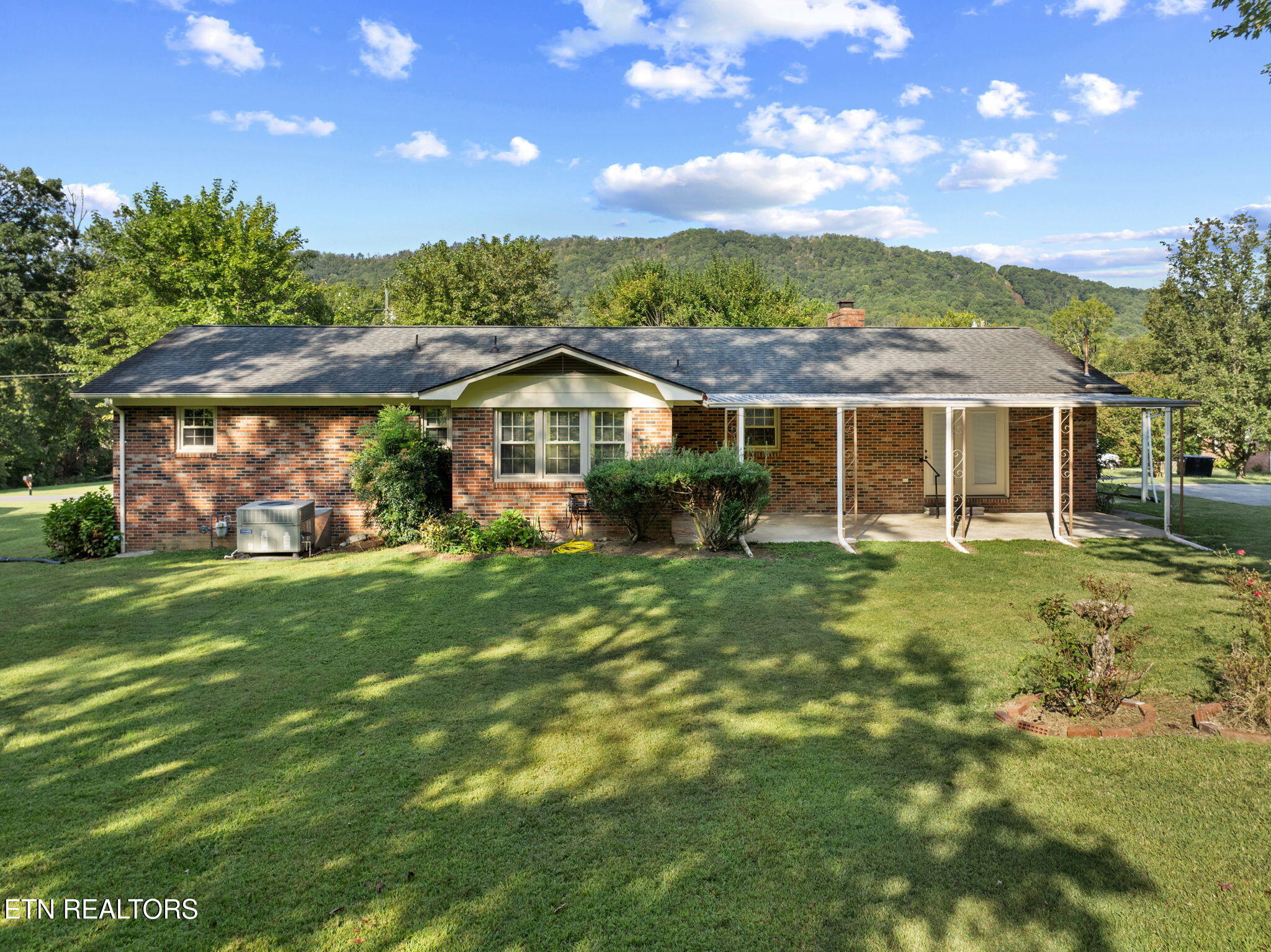 130 Carden Lane Rocky Top TN 37769