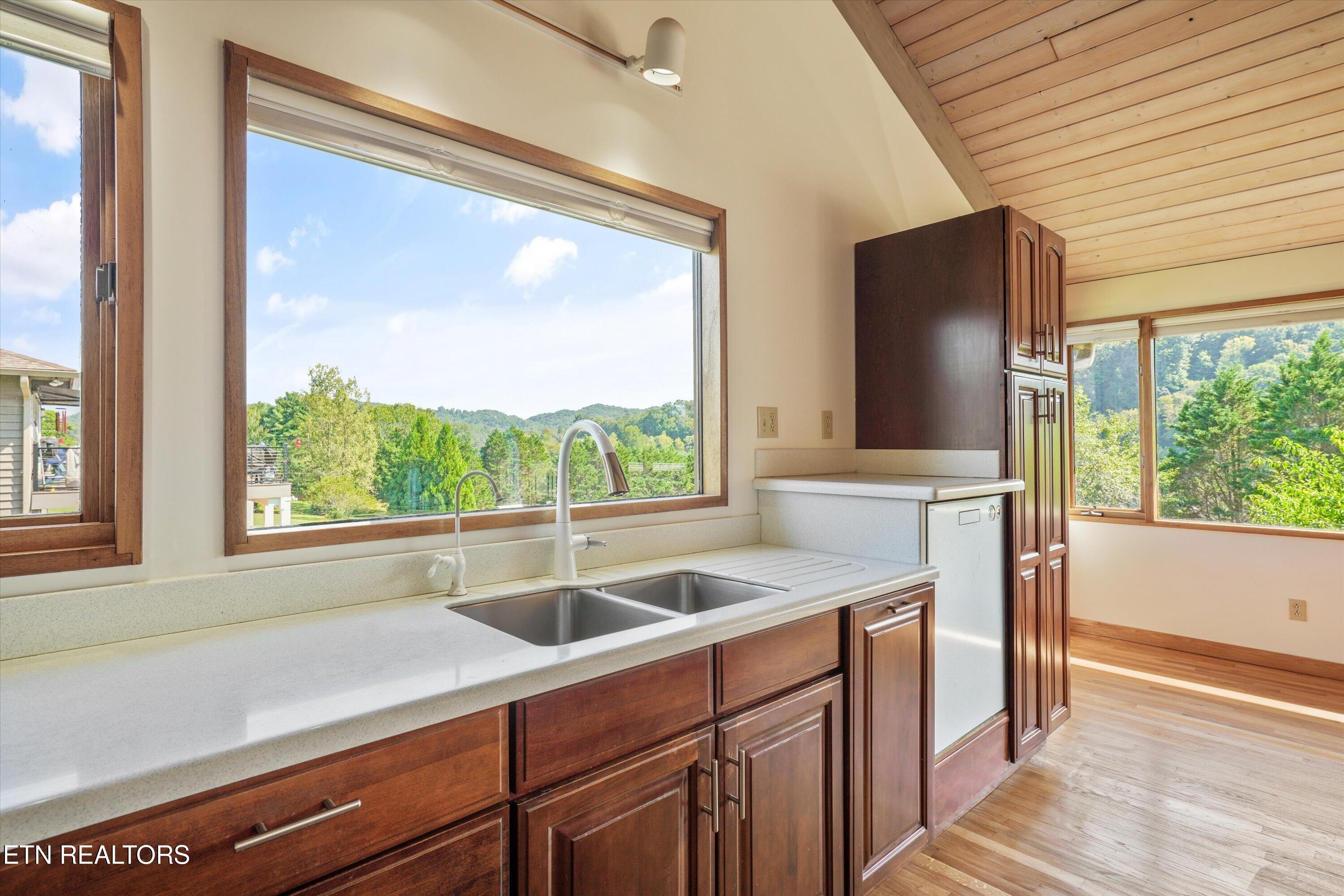 109 Lakeview Place Clinton TN 37716