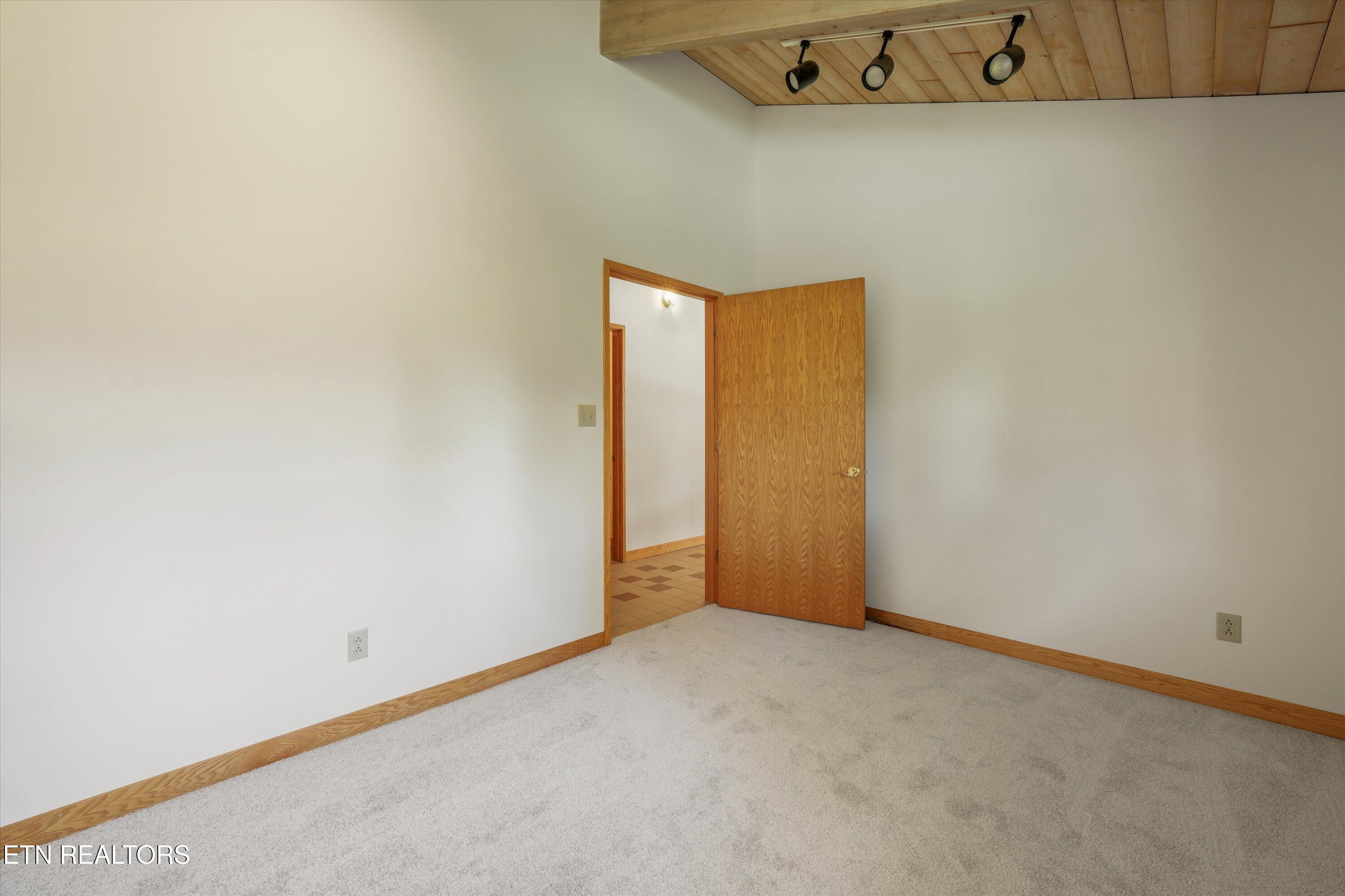 109 Lakeview Place Clinton TN 37716