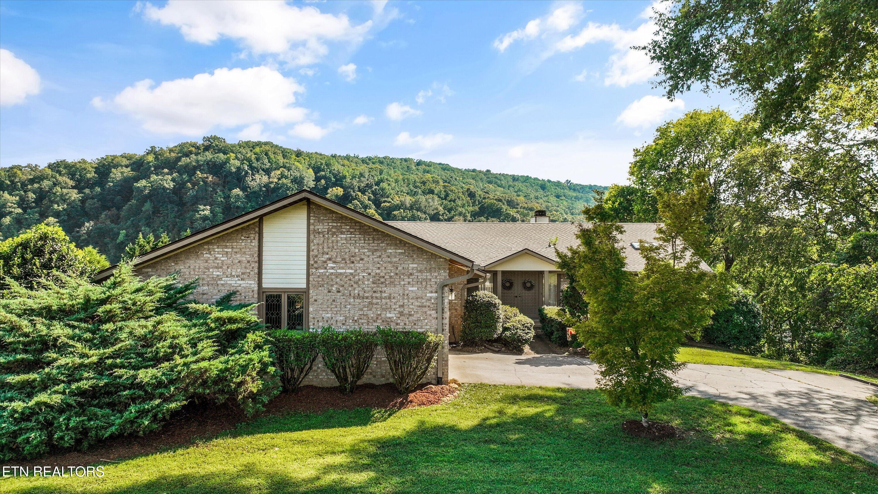 109 Lakeview Place Clinton TN 37716