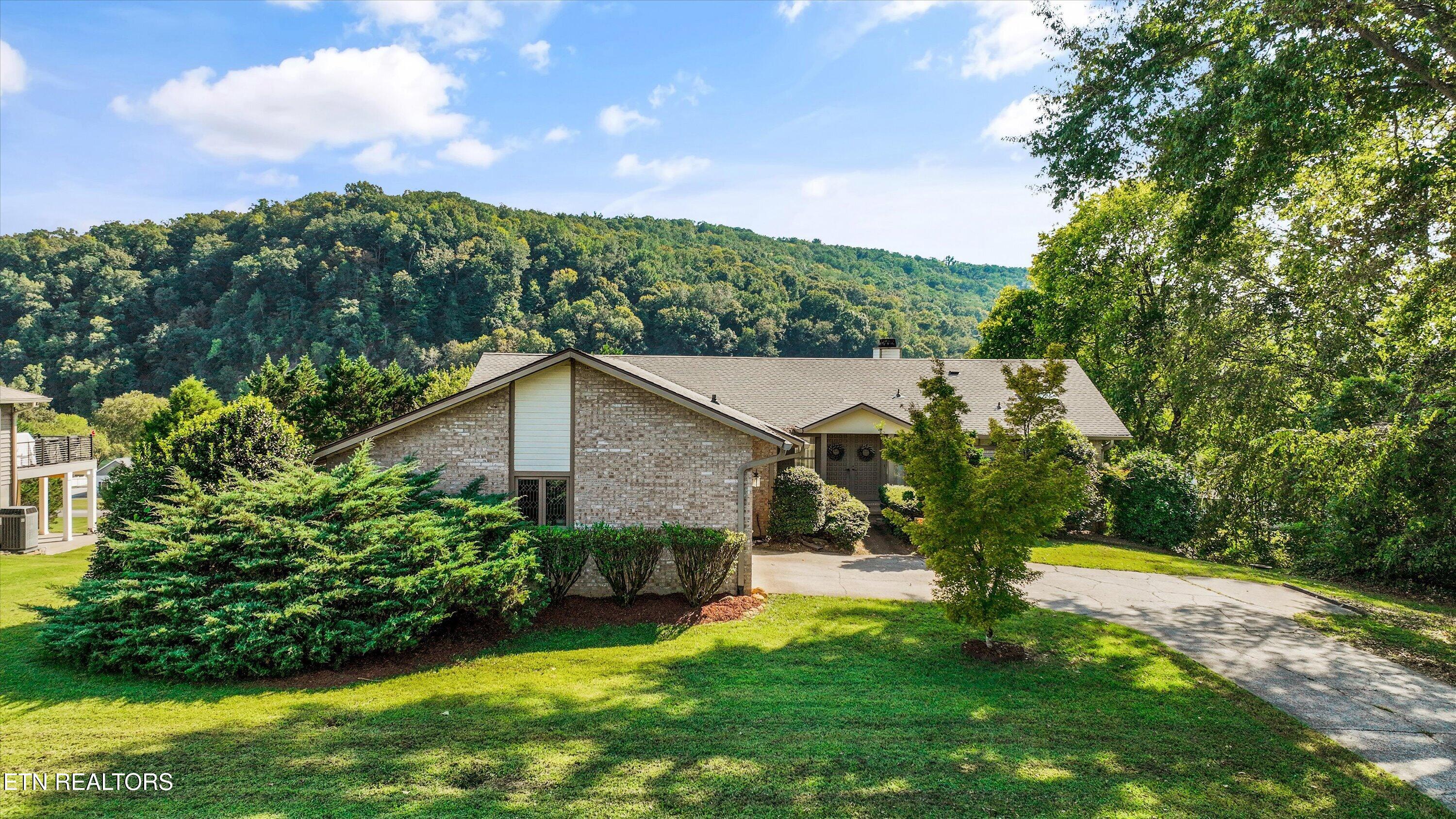 109 Lakeview Place Clinton TN 37716