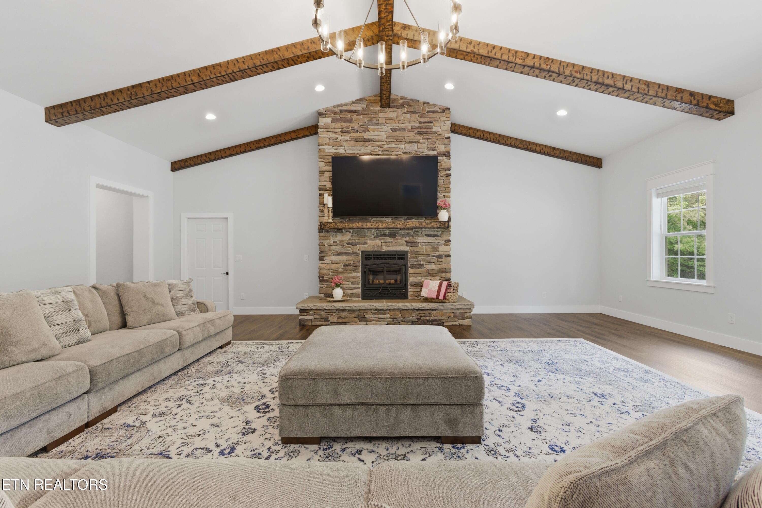 111 Eagle Point Road Oakdale TN 37829