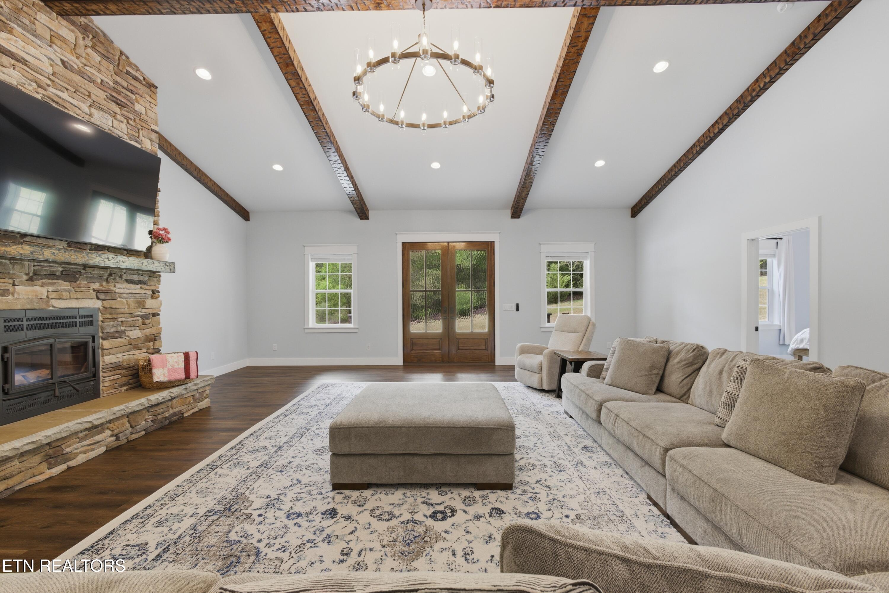 111 Eagle Point Road Oakdale TN 37829
