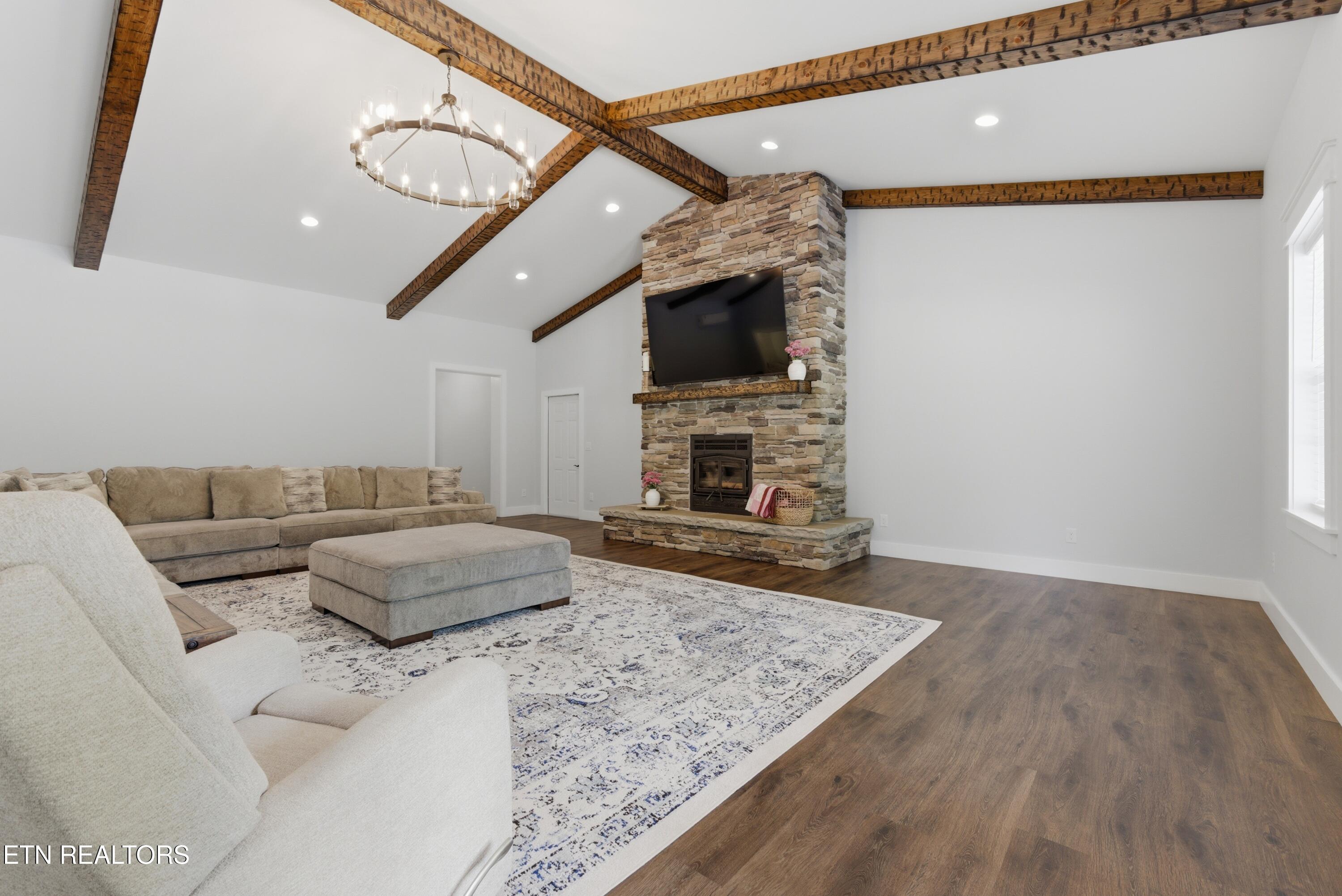 111 Eagle Point Road Oakdale TN 37829
