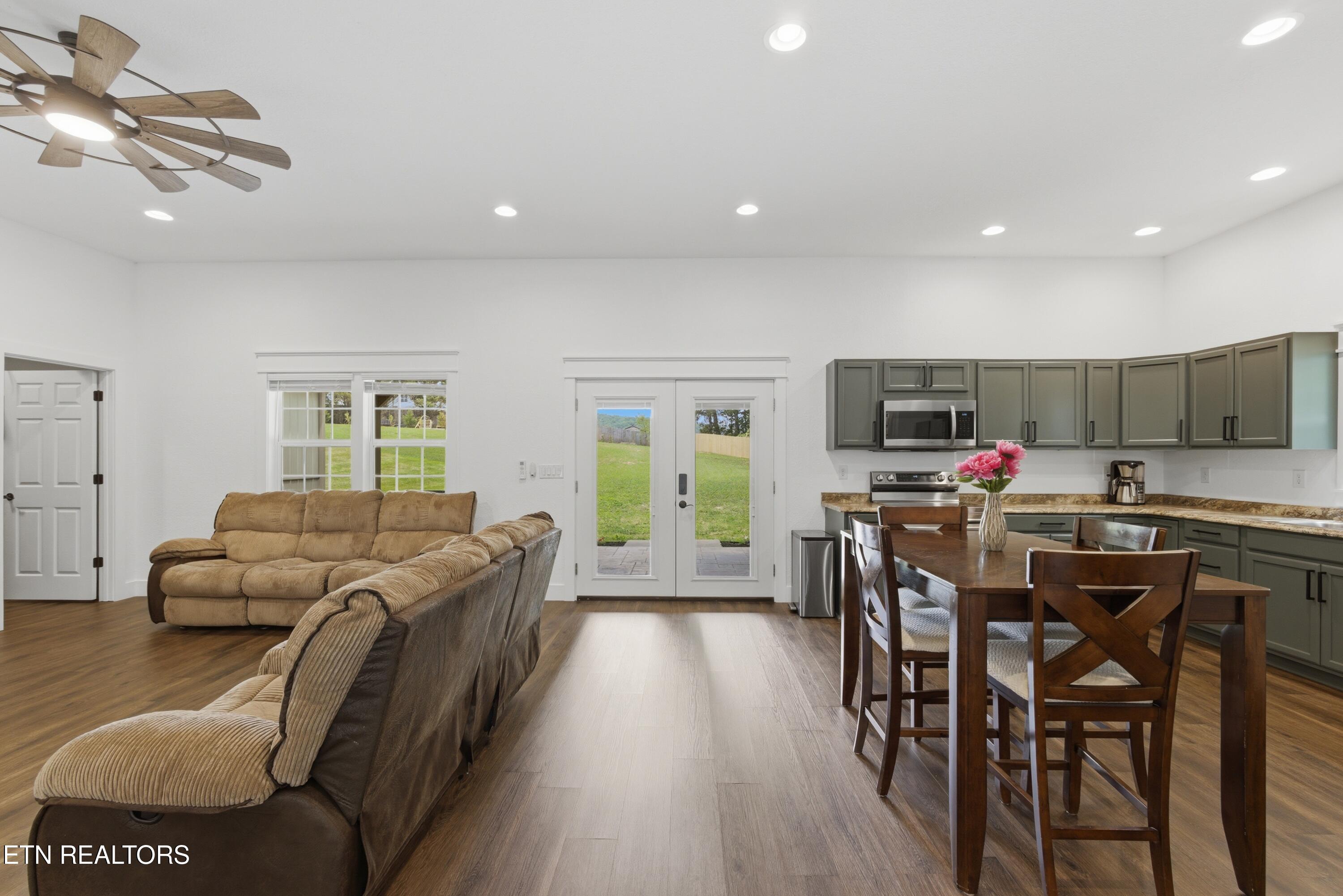 111 Eagle Point Road Oakdale TN 37829