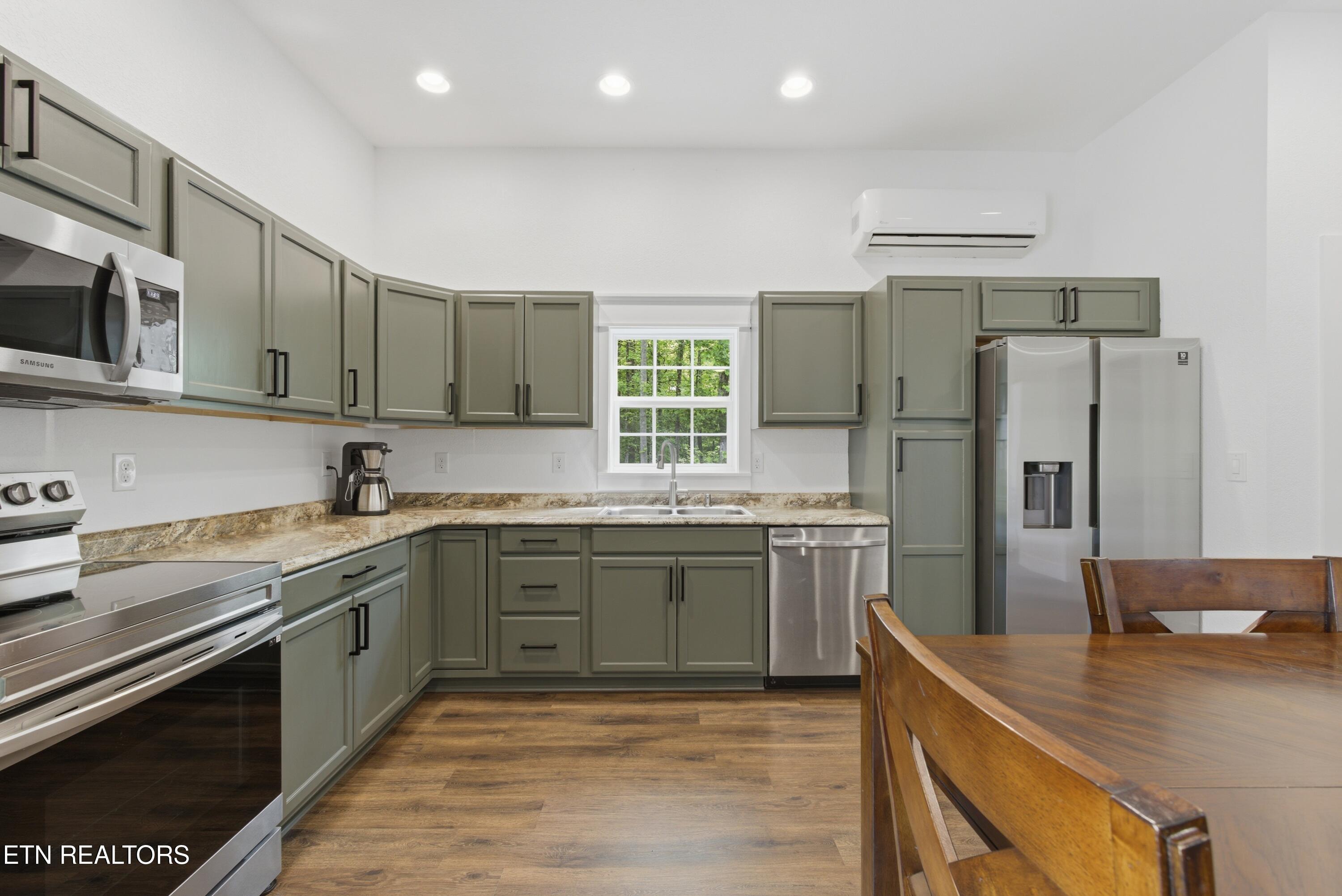 111 Eagle Point Road Oakdale TN 37829