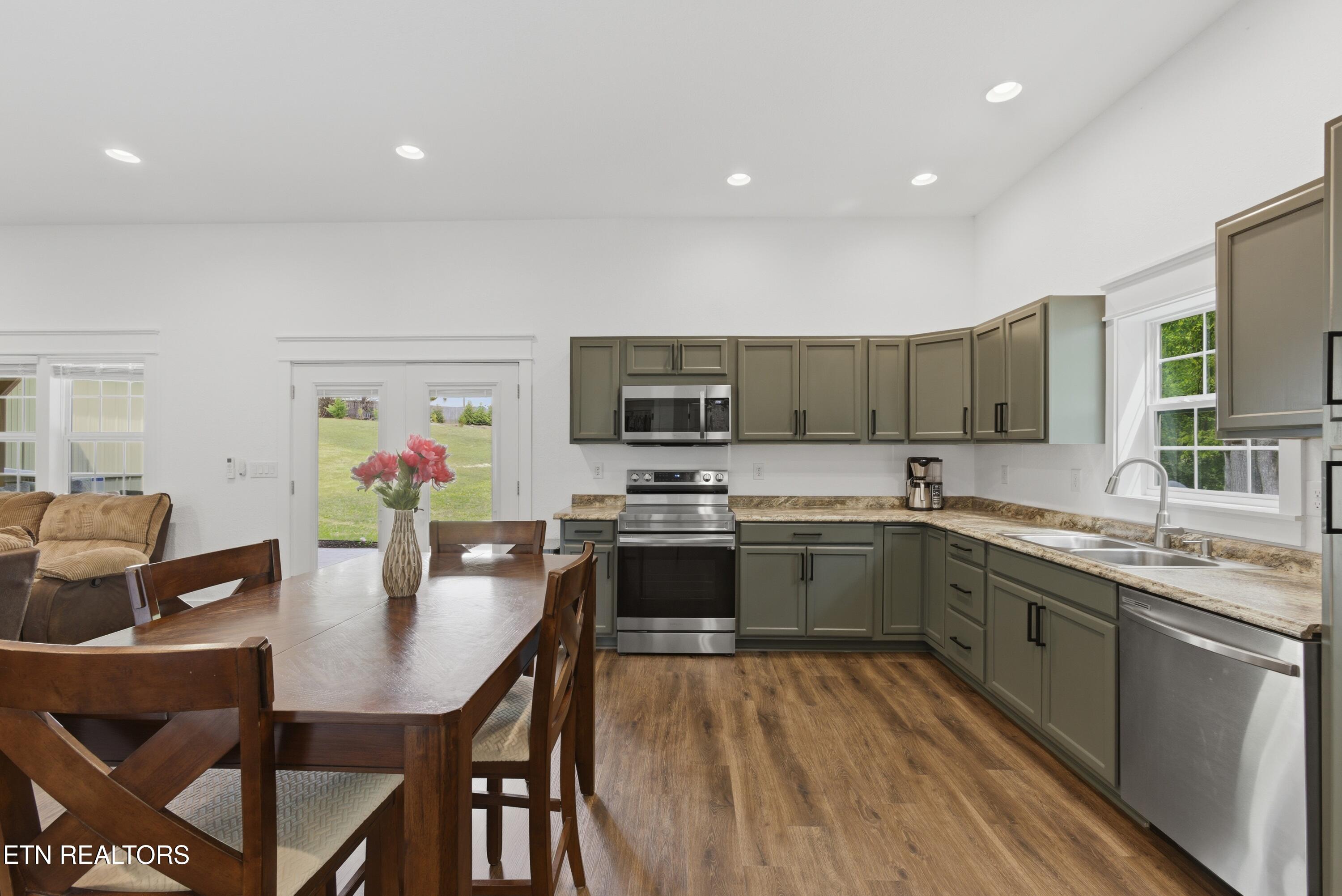 111 Eagle Point Road Oakdale TN 37829