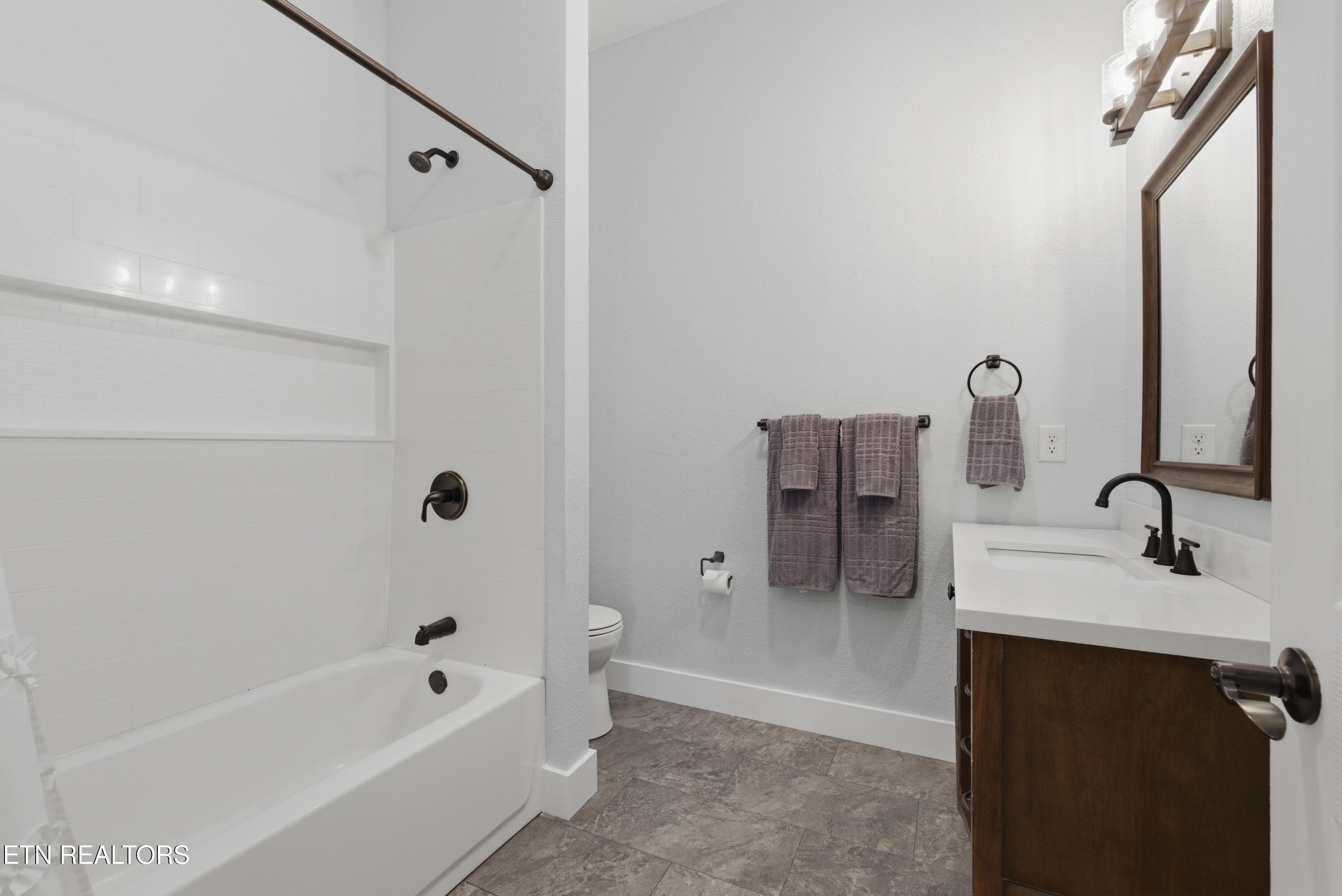 111 Eagle Point Road Oakdale TN 37829