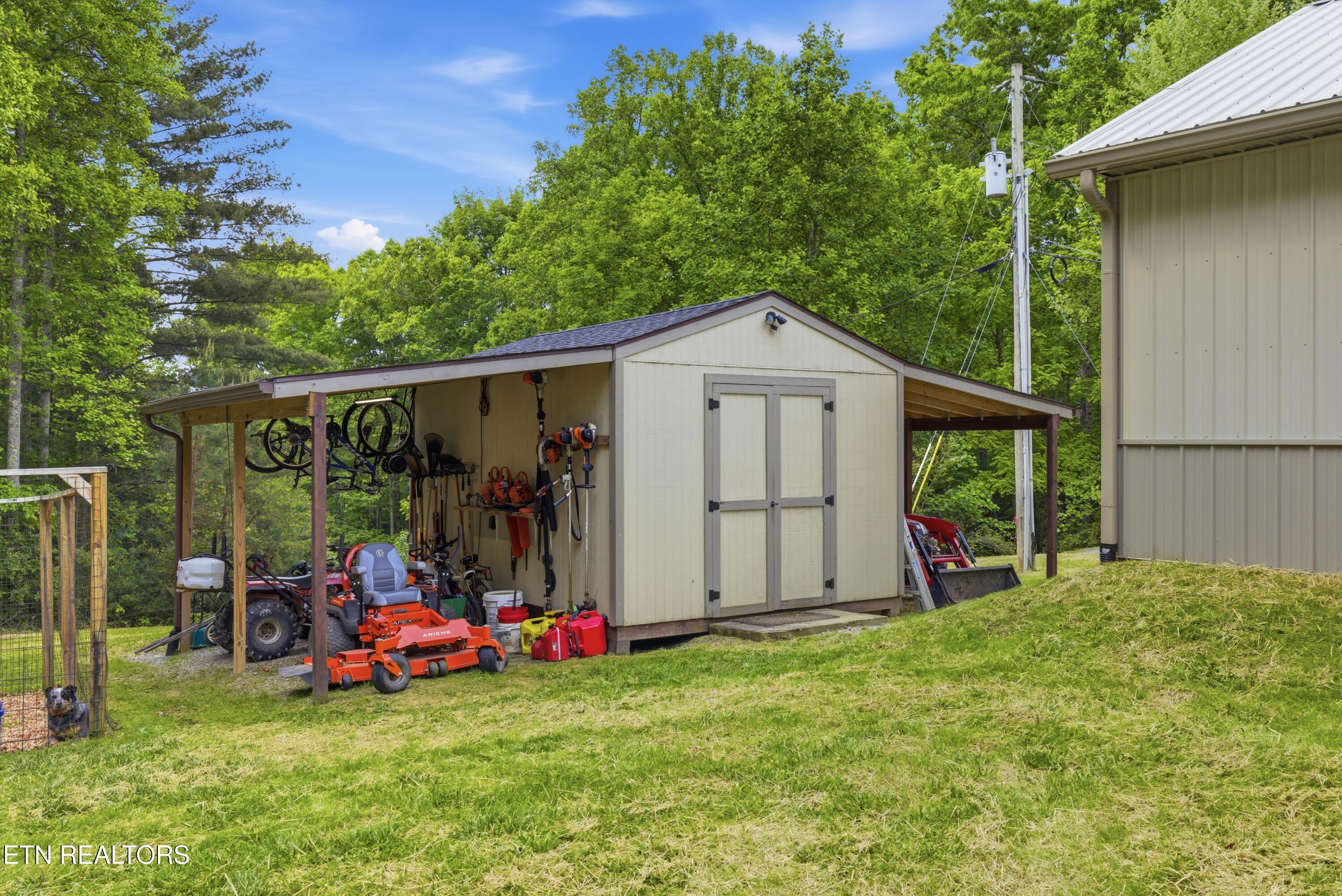 111 Eagle Point Road Oakdale TN 37829