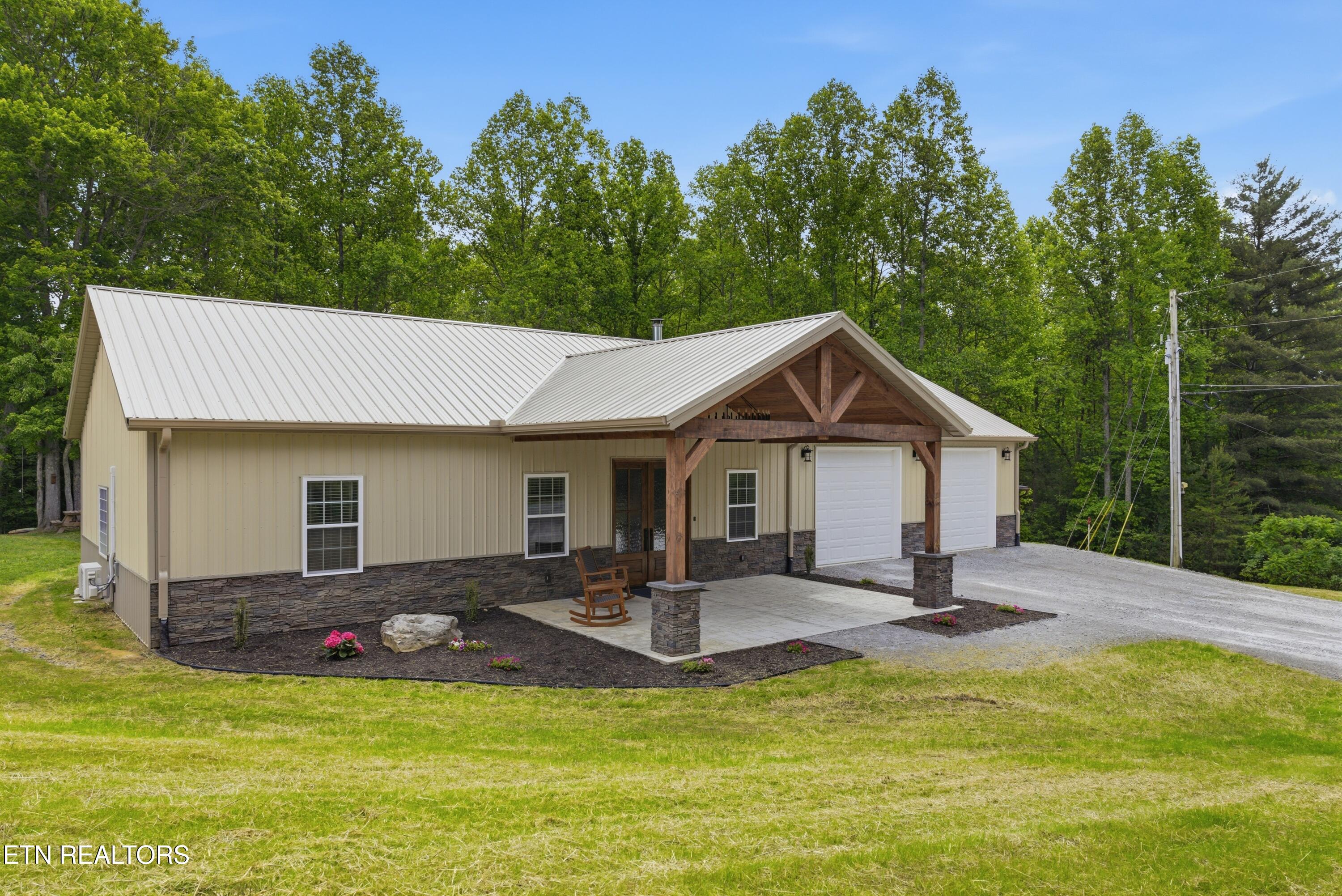 111 Eagle Point Road Oakdale TN 37829