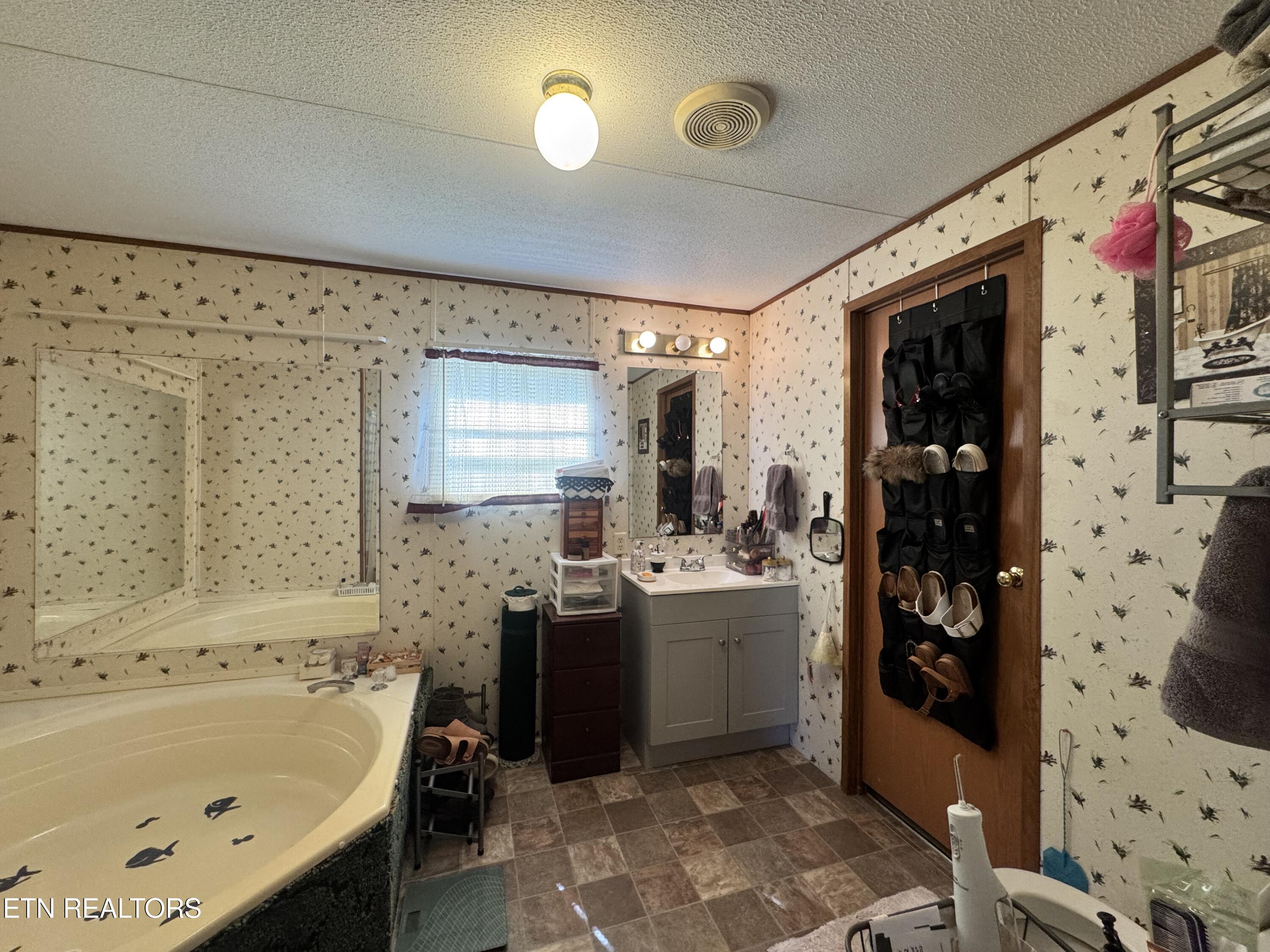 407 N Wilder Avenue Rockwood TN 37854