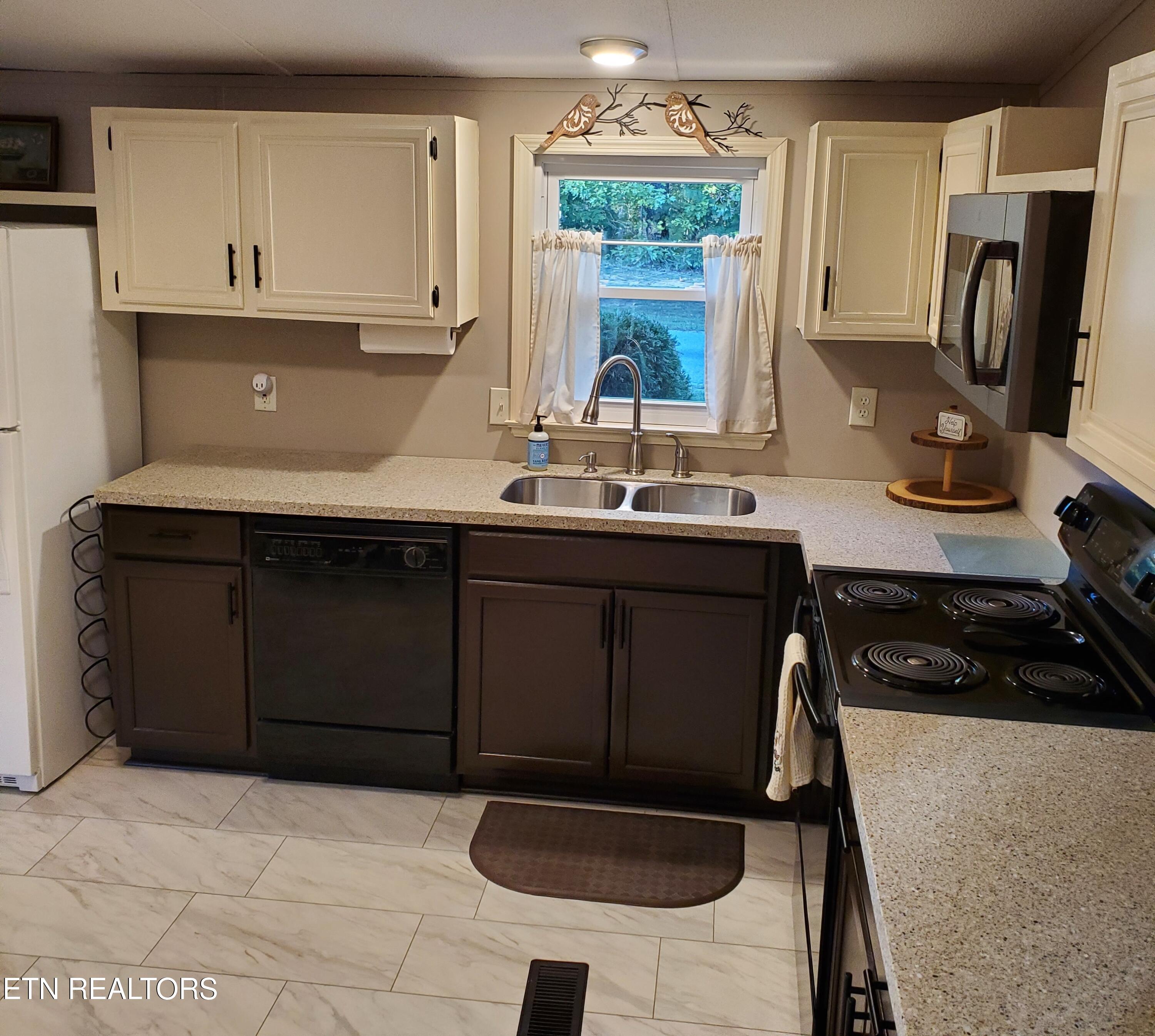 572 Randall Fugate Road Spring City TN 37381