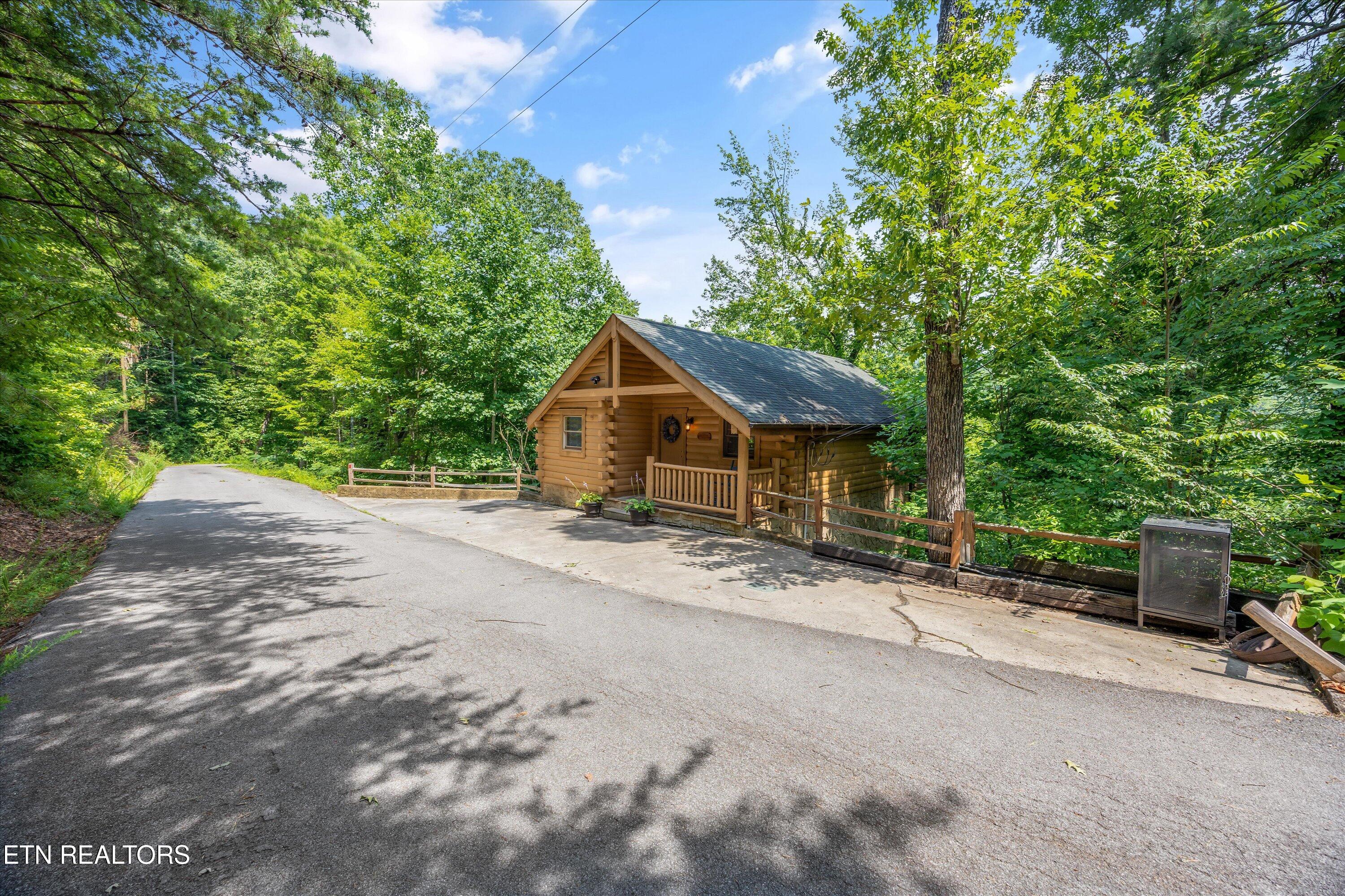 1235 Honeysuckle Lane Sevierville TN 37876
