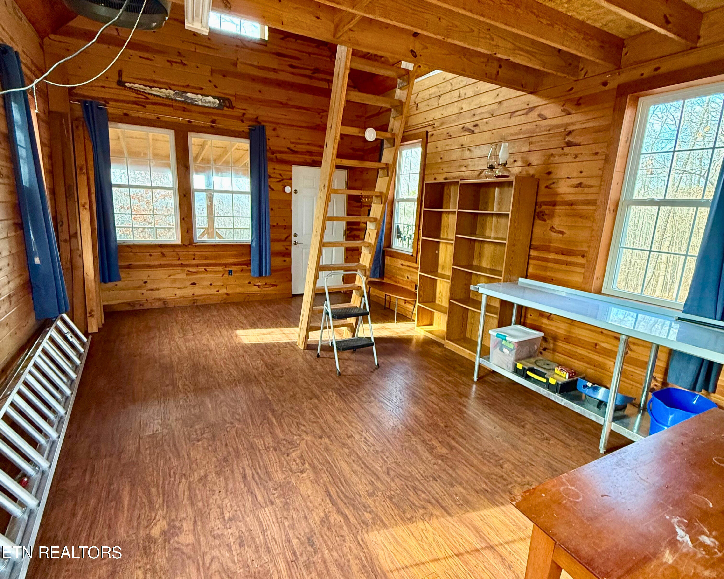 353 Red Bud Lane Hilham TN 38568