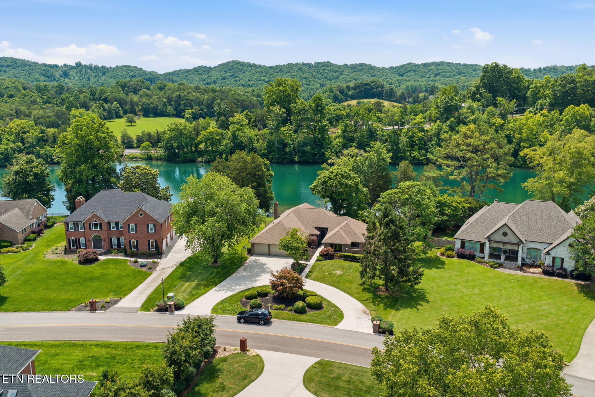 452 Mariner Point Drive Clinton TN 37716