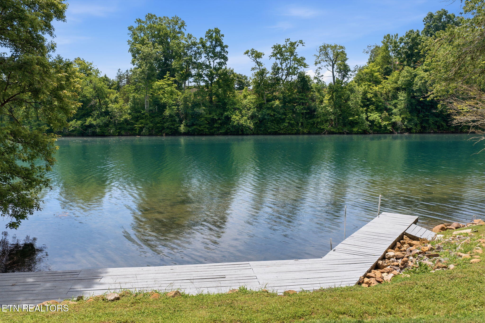 452 Mariner Point Drive Clinton TN 37716