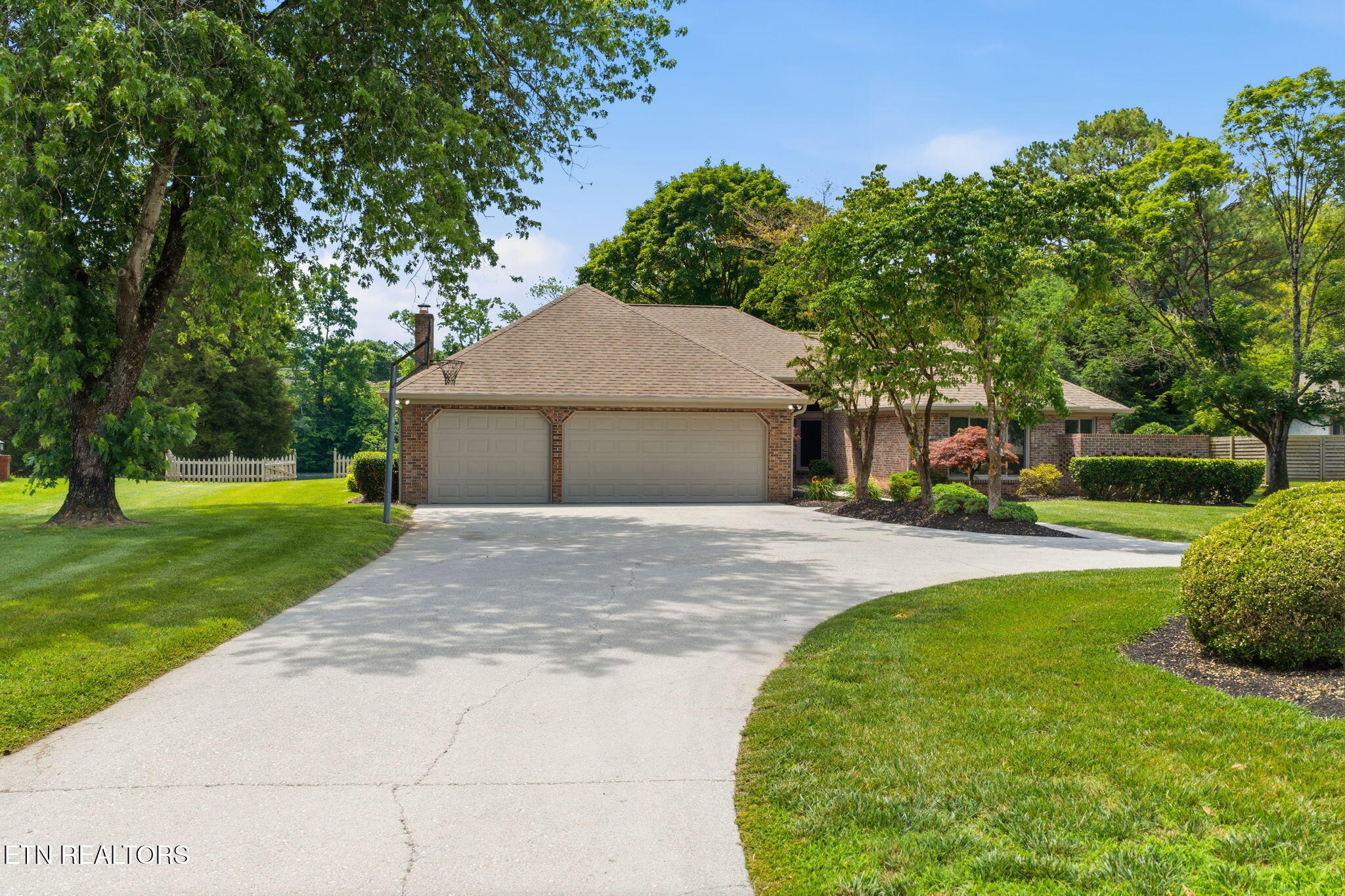 452 Mariner Point Drive Clinton TN 37716