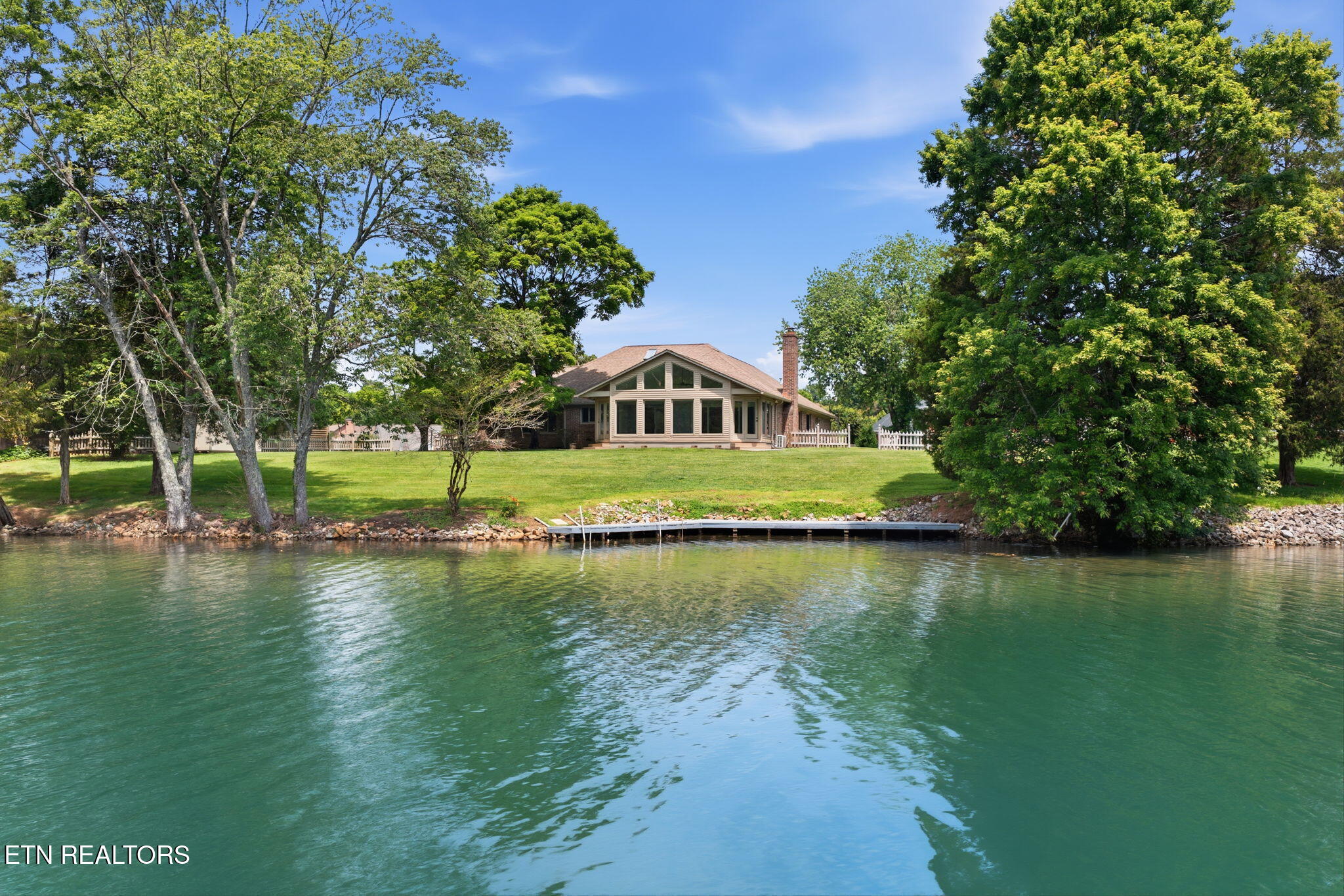 452 Mariner Point Drive Clinton TN 37716