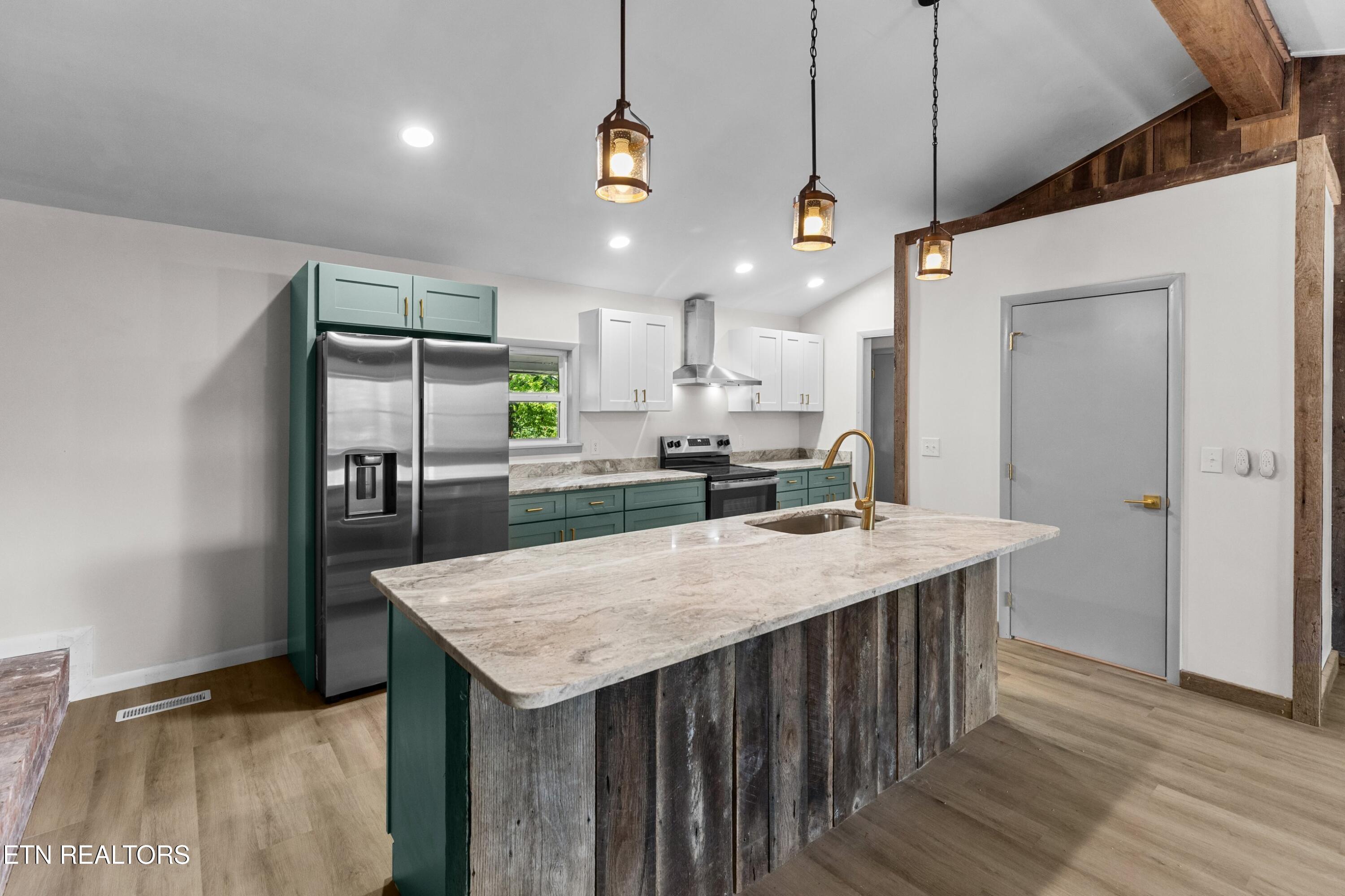 1928 Bouldercrest Drive Dandridge TN 37725