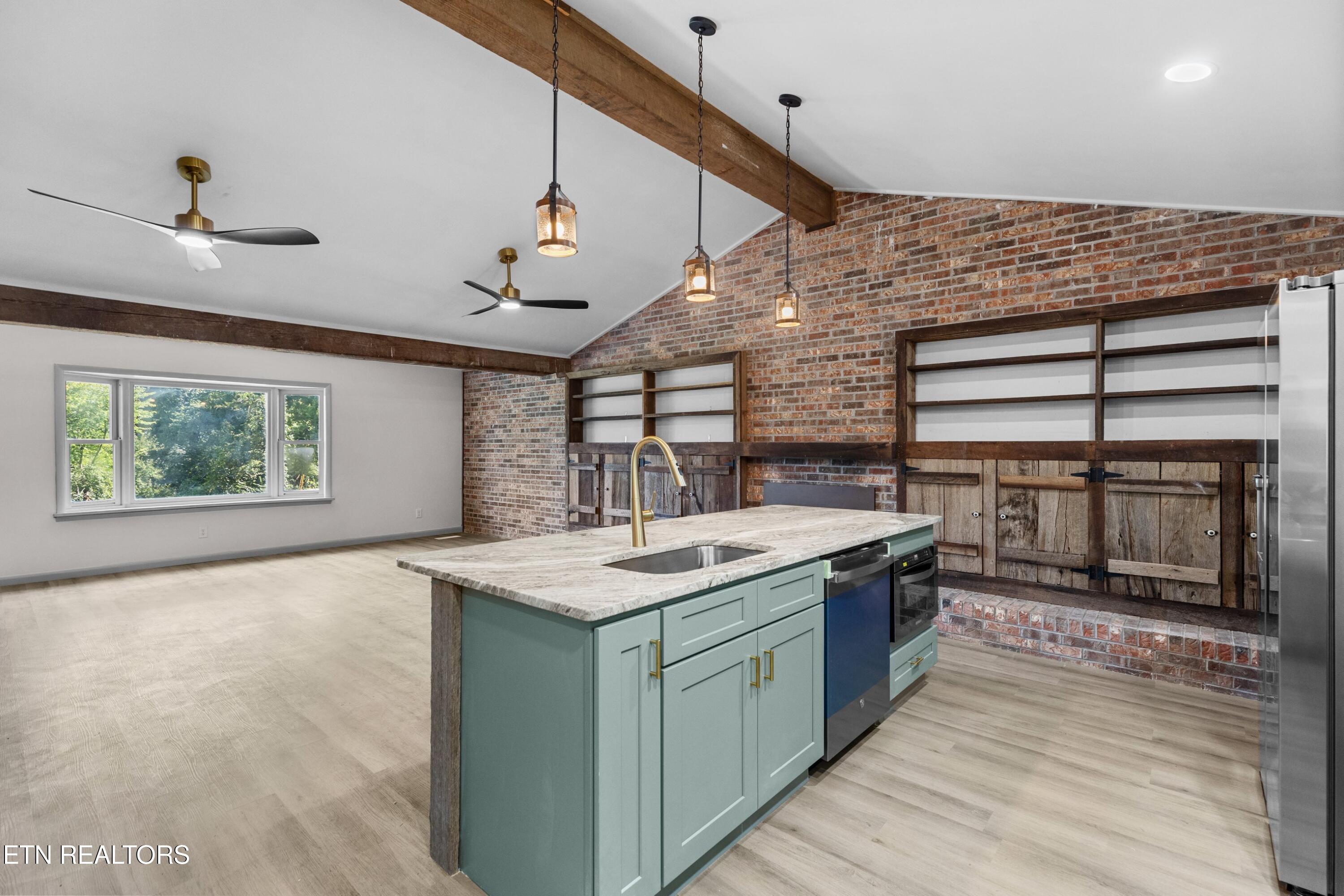 1928 Bouldercrest Drive Dandridge TN 37725
