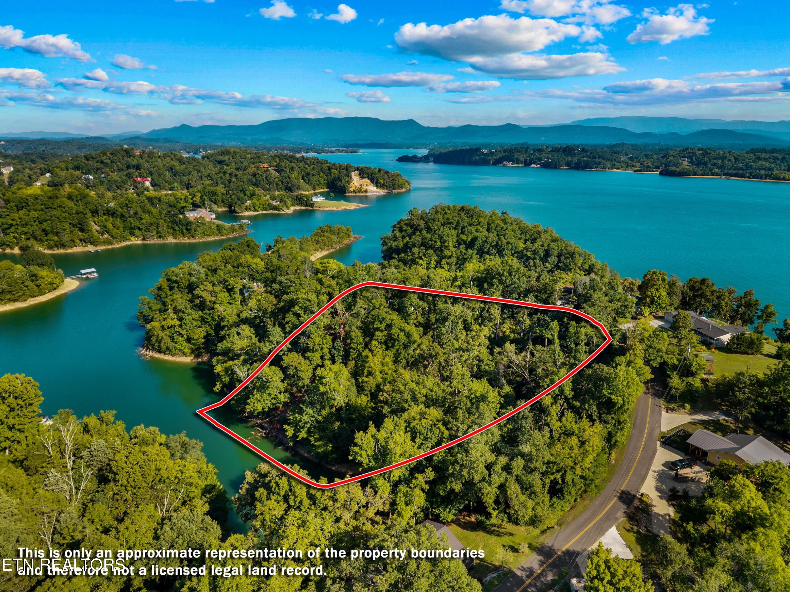 1928 Bouldercrest Drive Dandridge TN 37725