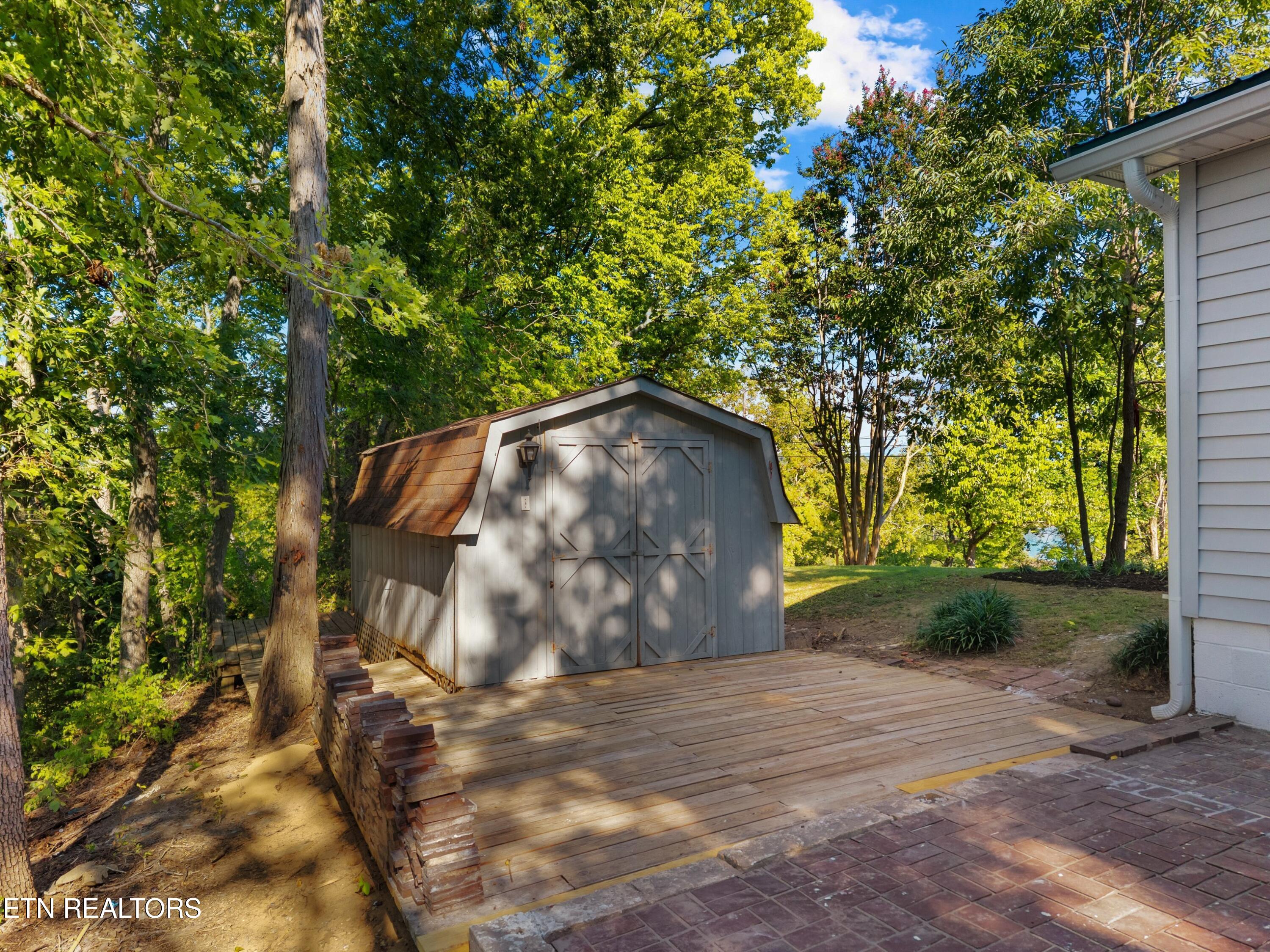1928 Bouldercrest Drive Dandridge TN 37725