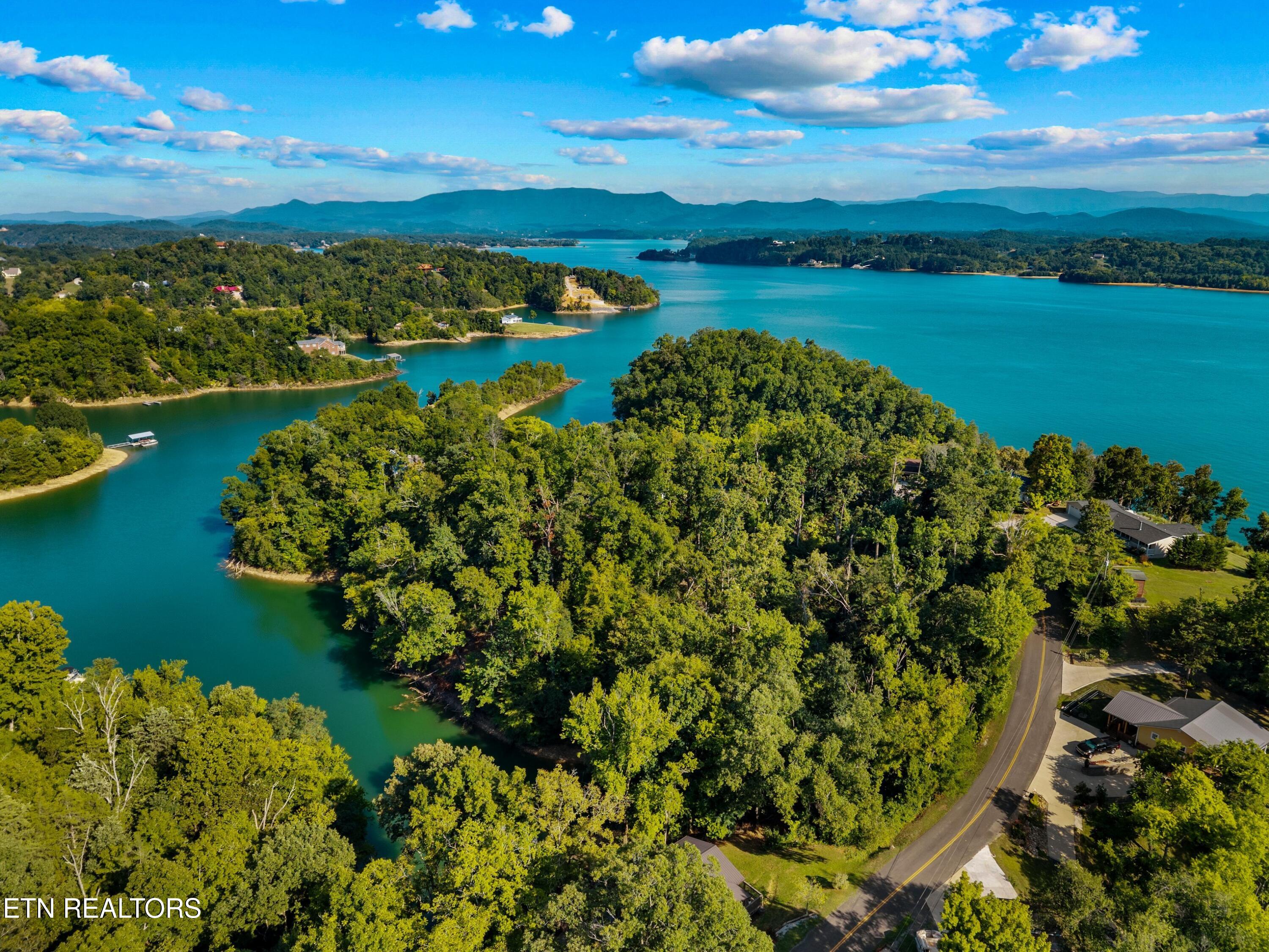 1928 Bouldercrest Drive Dandridge TN 37725